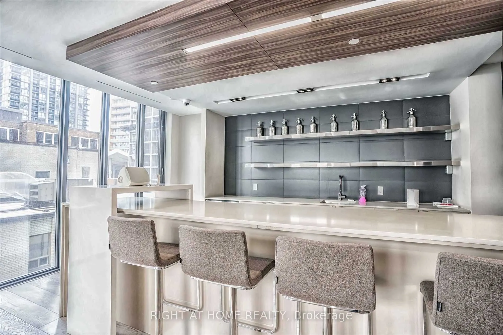 101 Peter Street, #3406