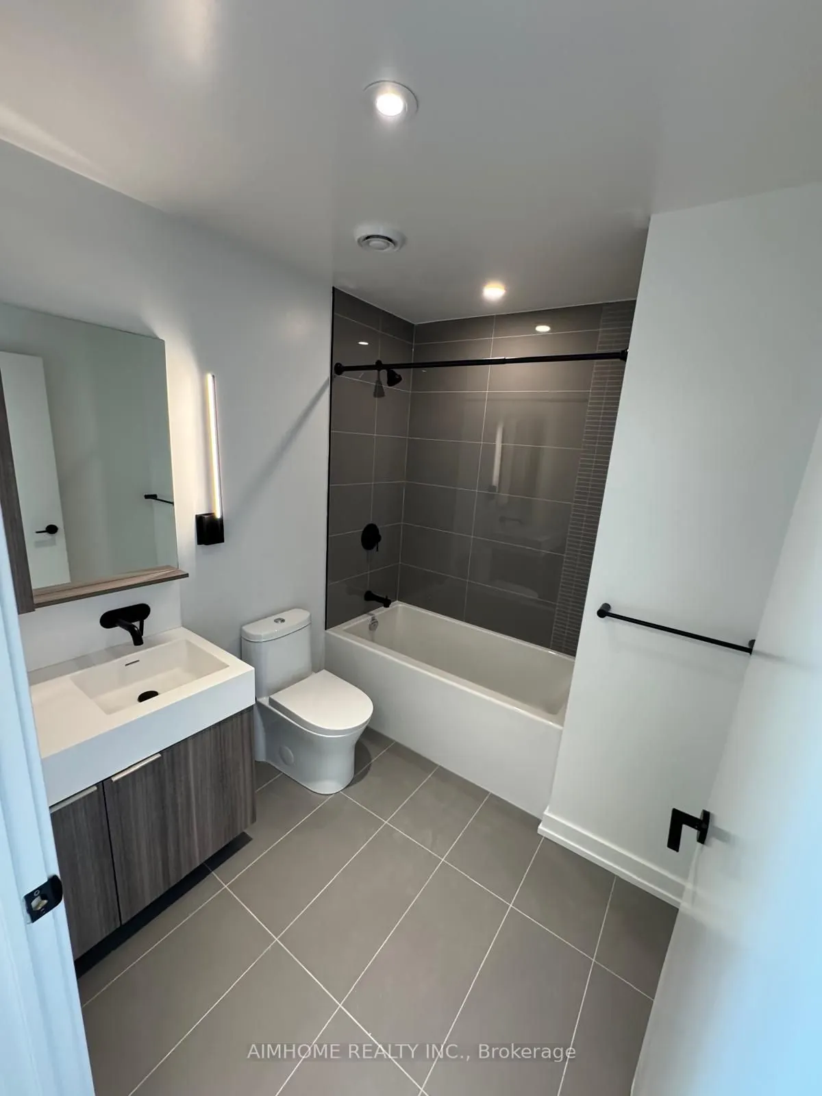 127 Broadway Avenue, #3001