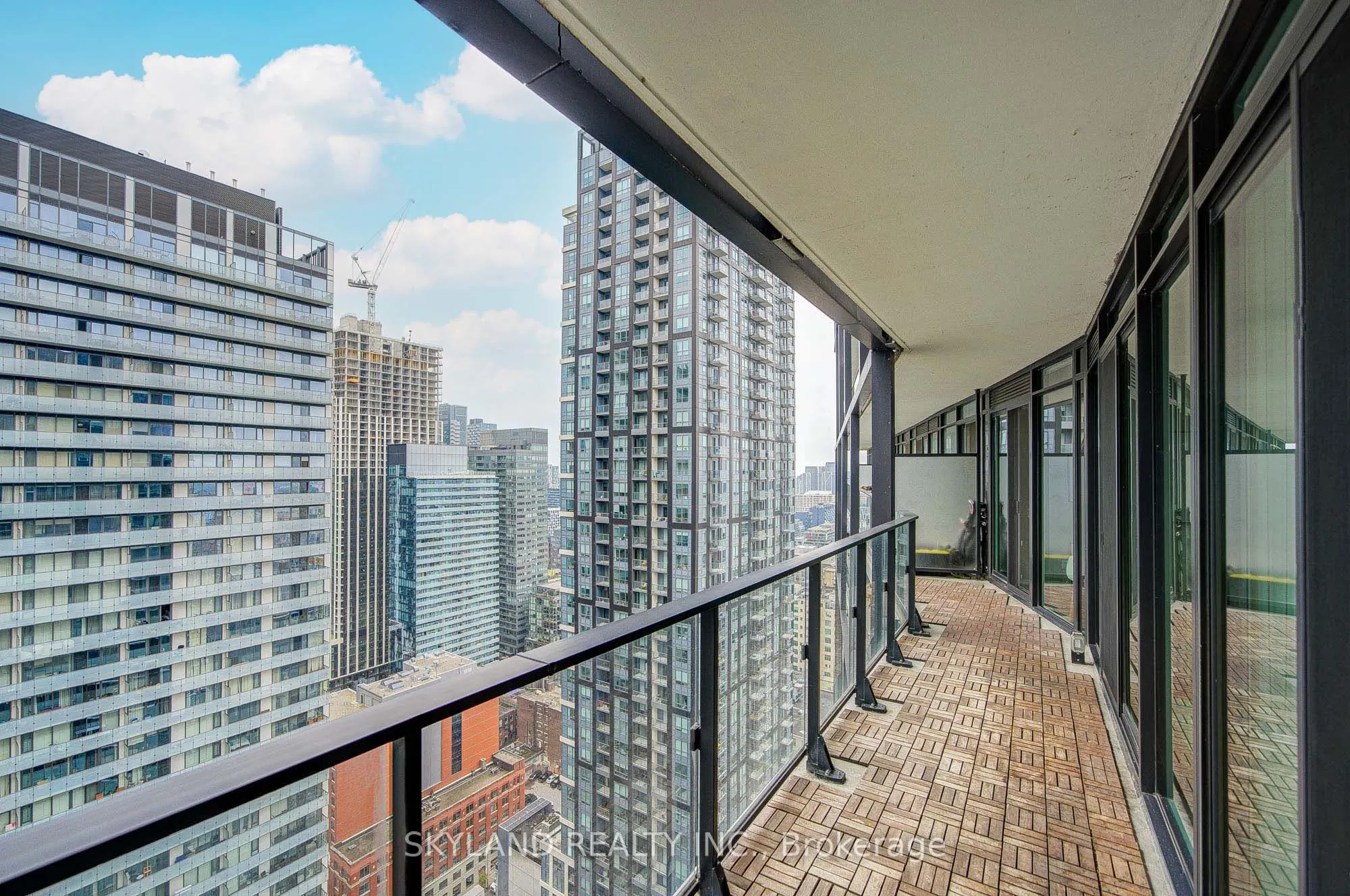 125 Peter Street, #3211