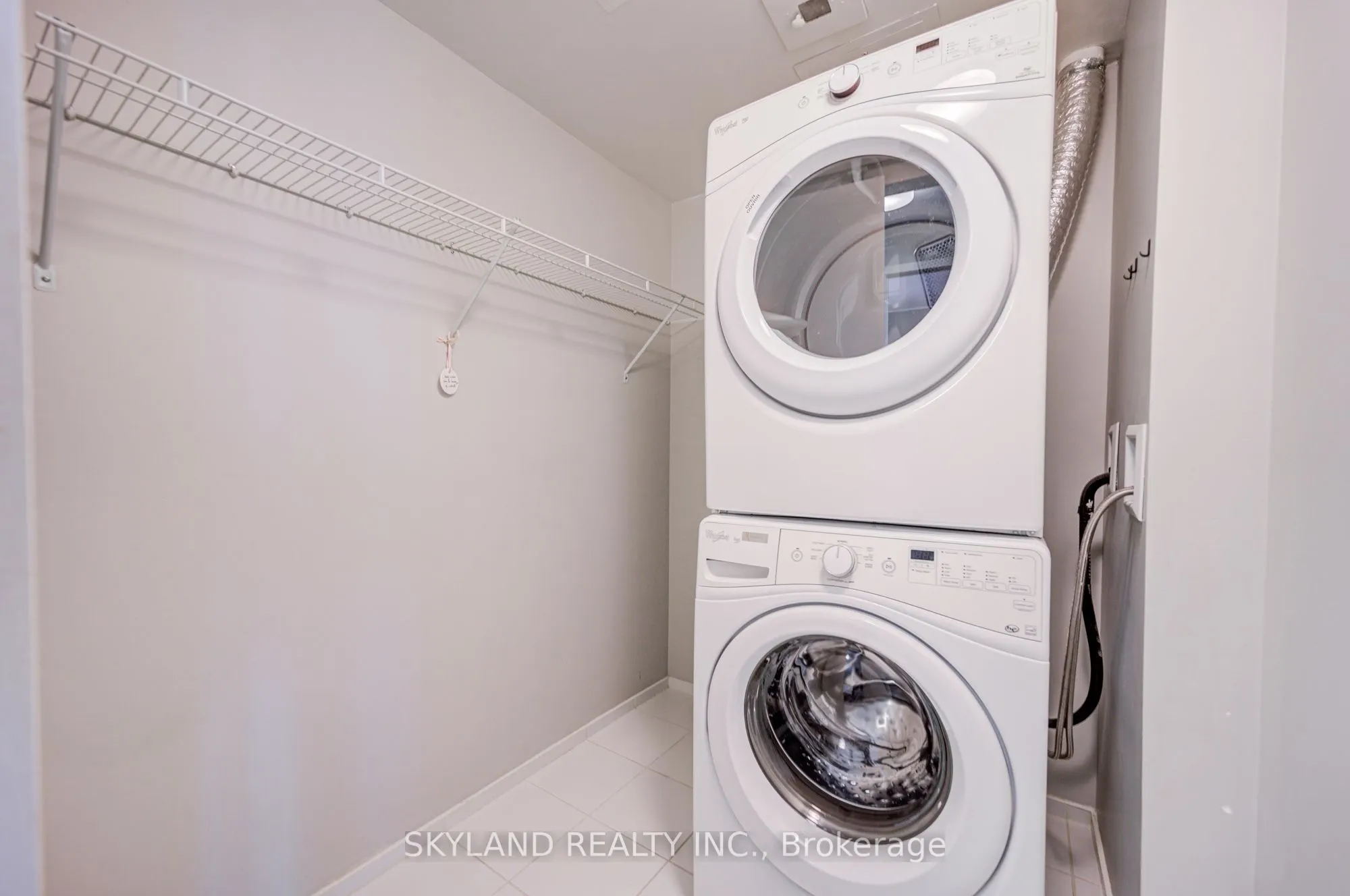 125 Peter Street, #3211