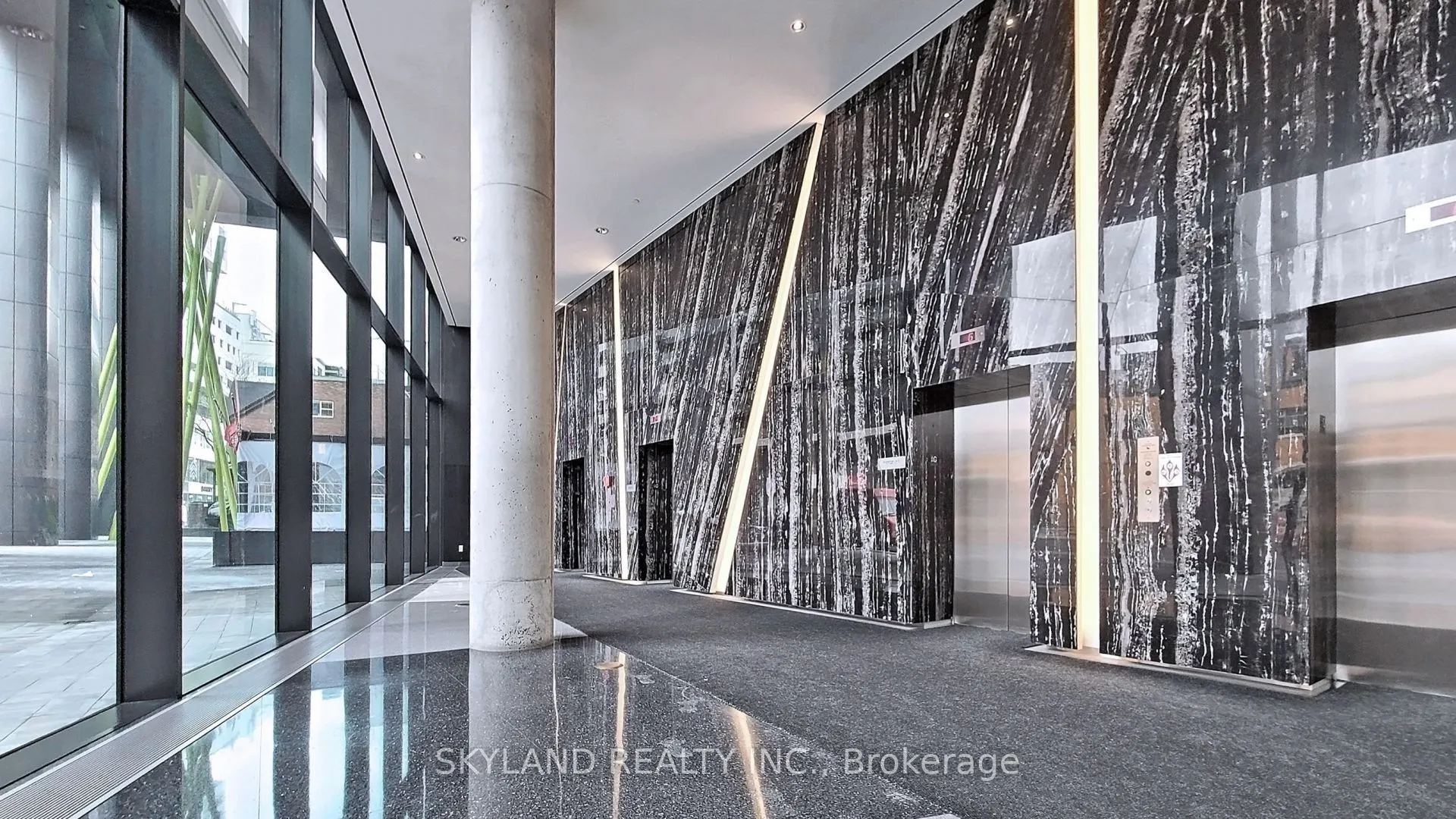 125 Peter Street, #3211