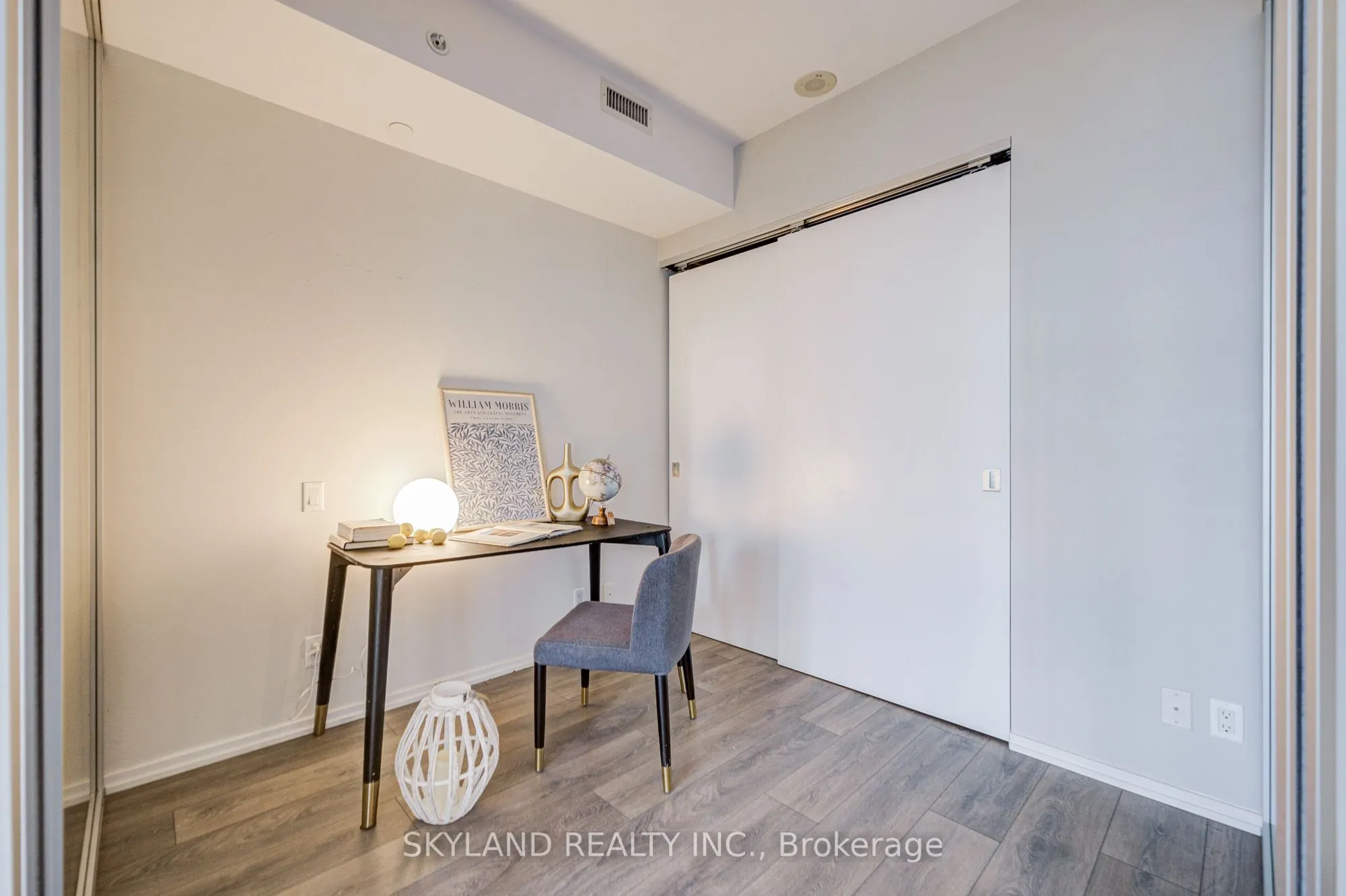 125 Peter Street, #3211