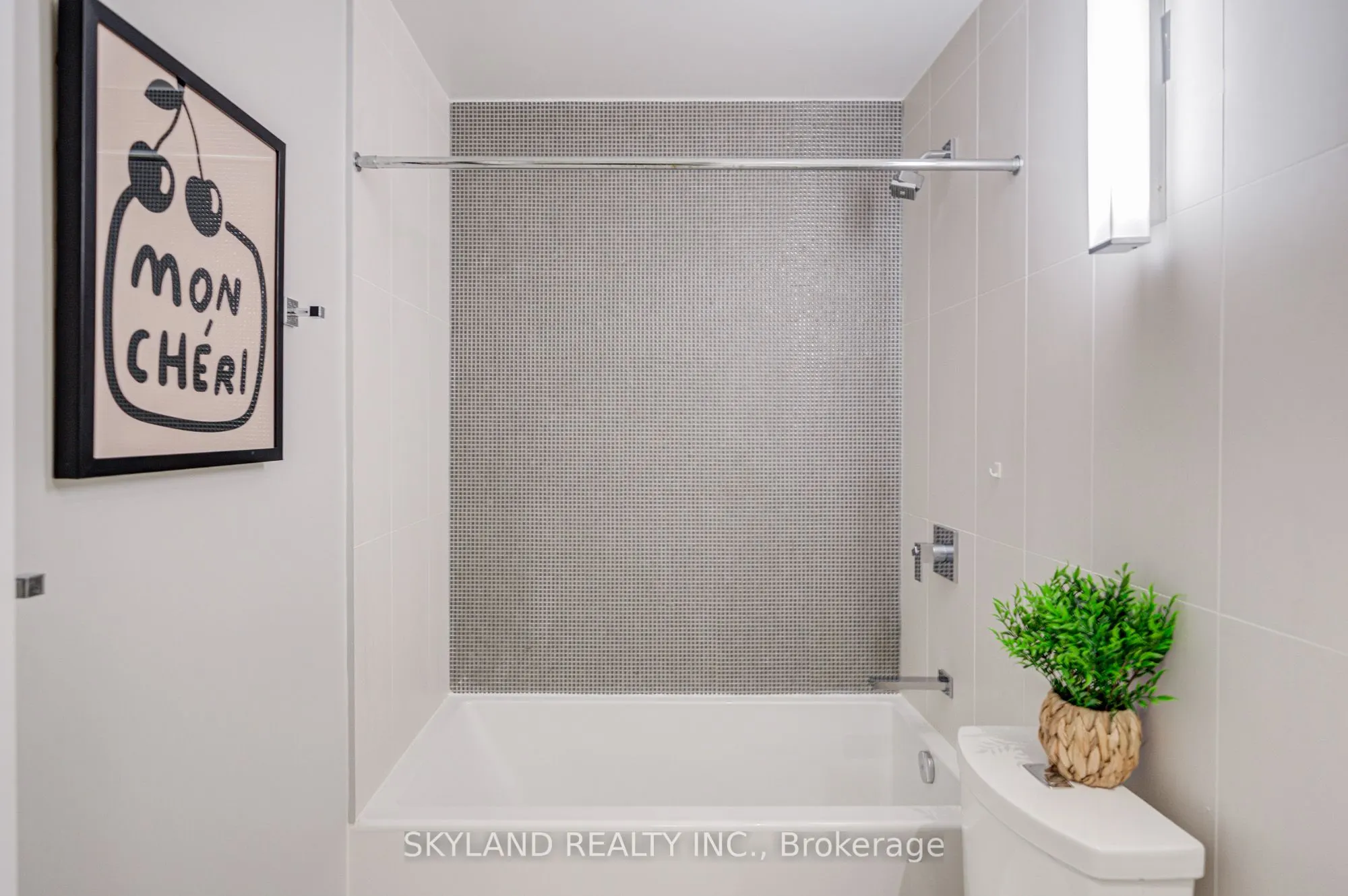 125 Peter Street, #3211