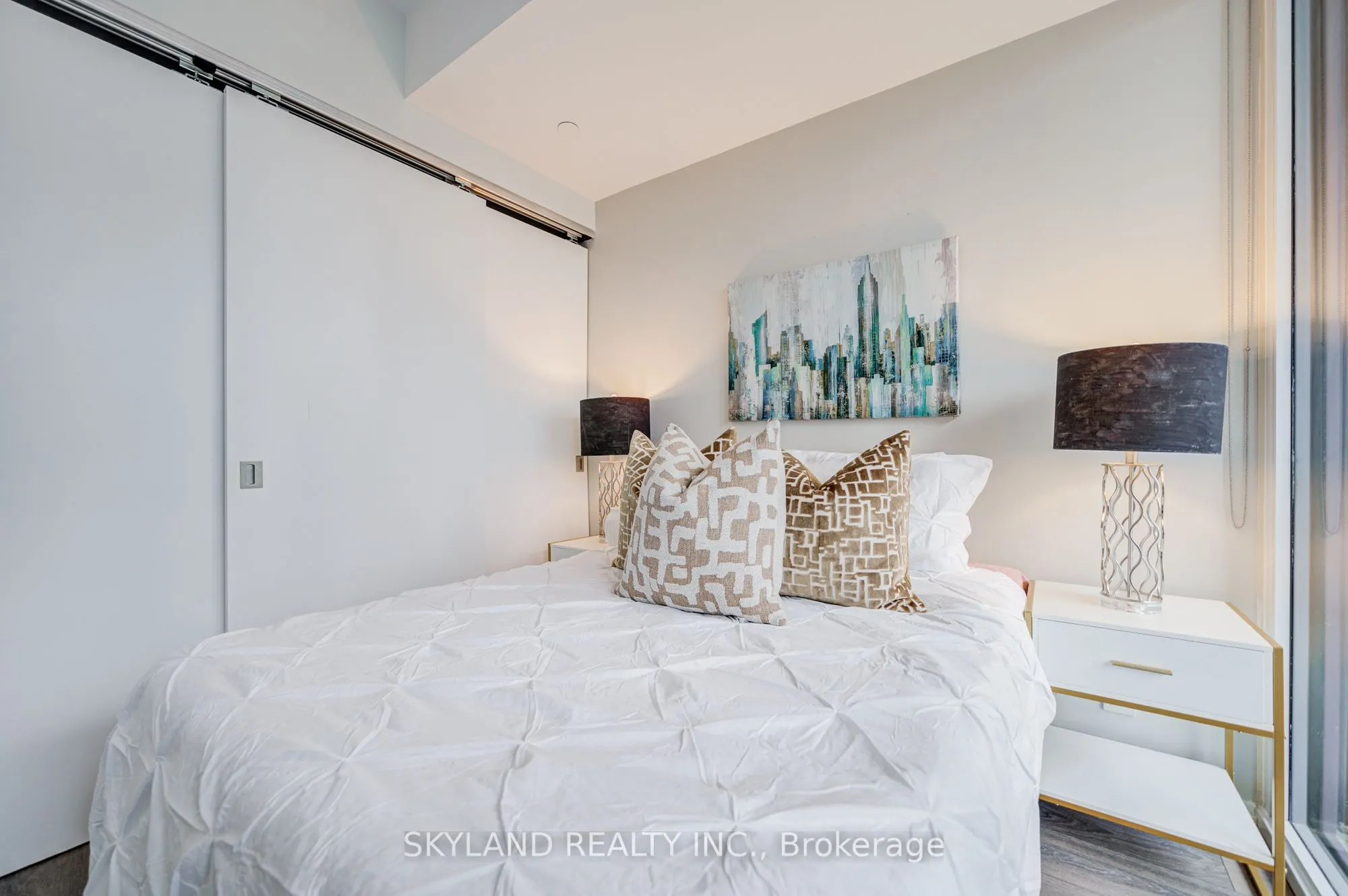 125 Peter Street, #3211