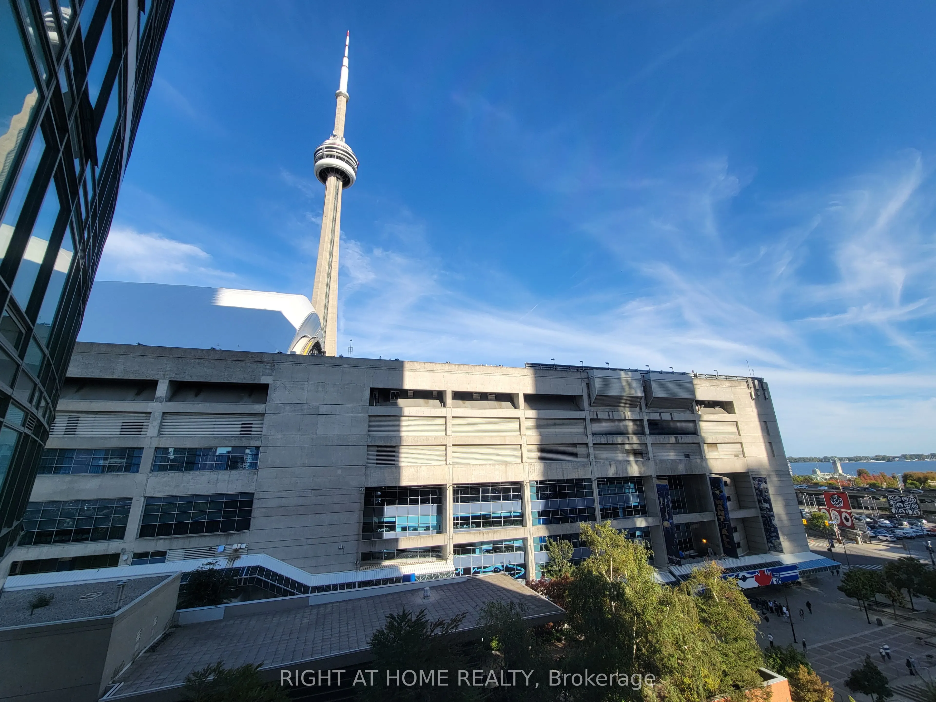 81 Navy Wharf Court, #916
