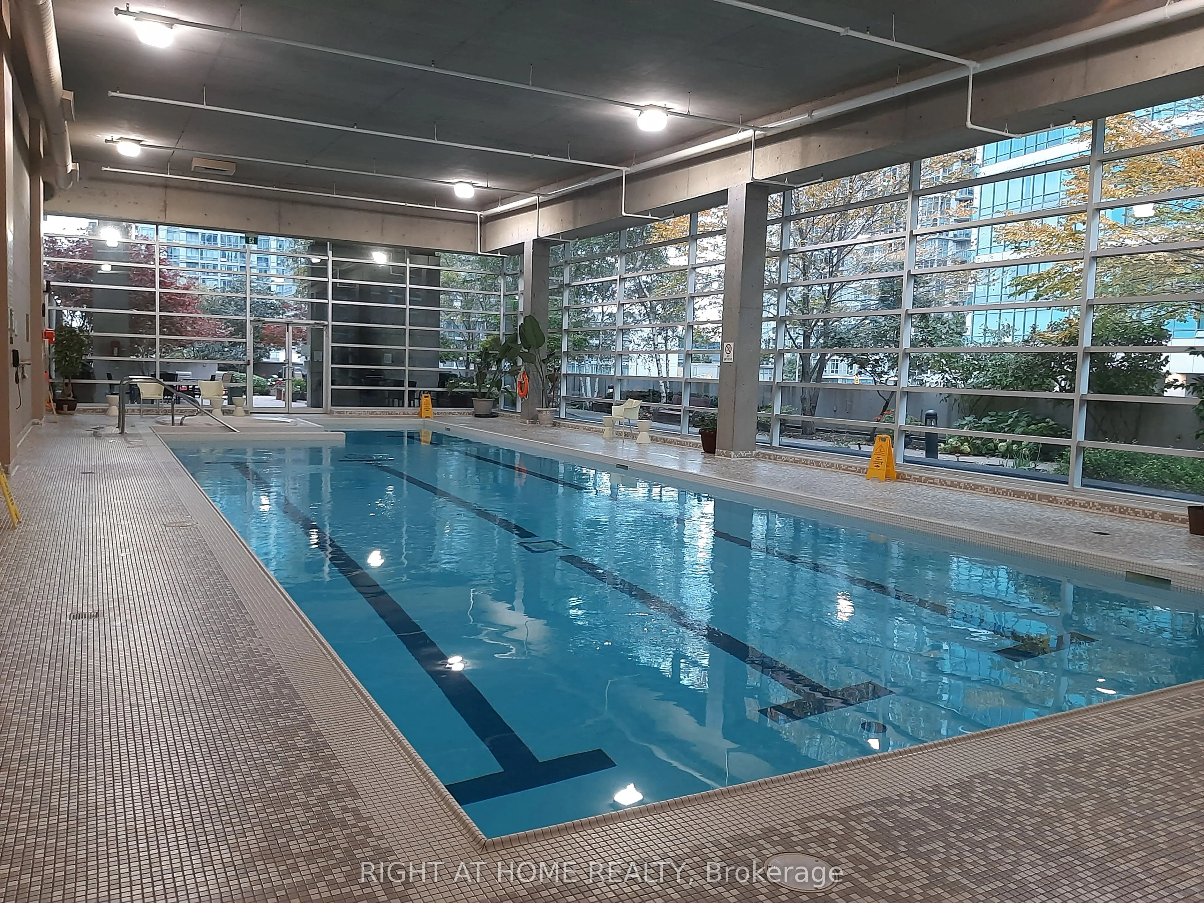 81 Navy Wharf Court, #916