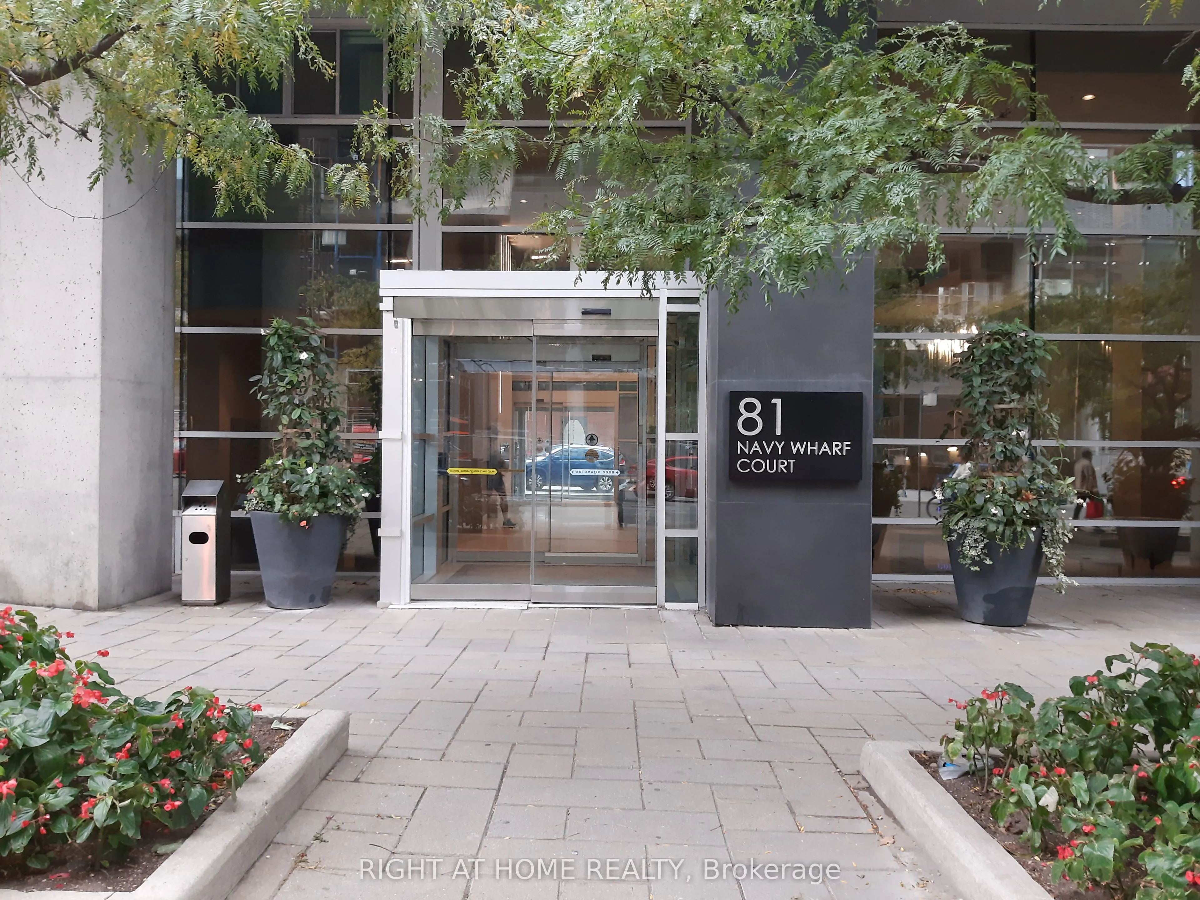 81 Navy Wharf Court, #916