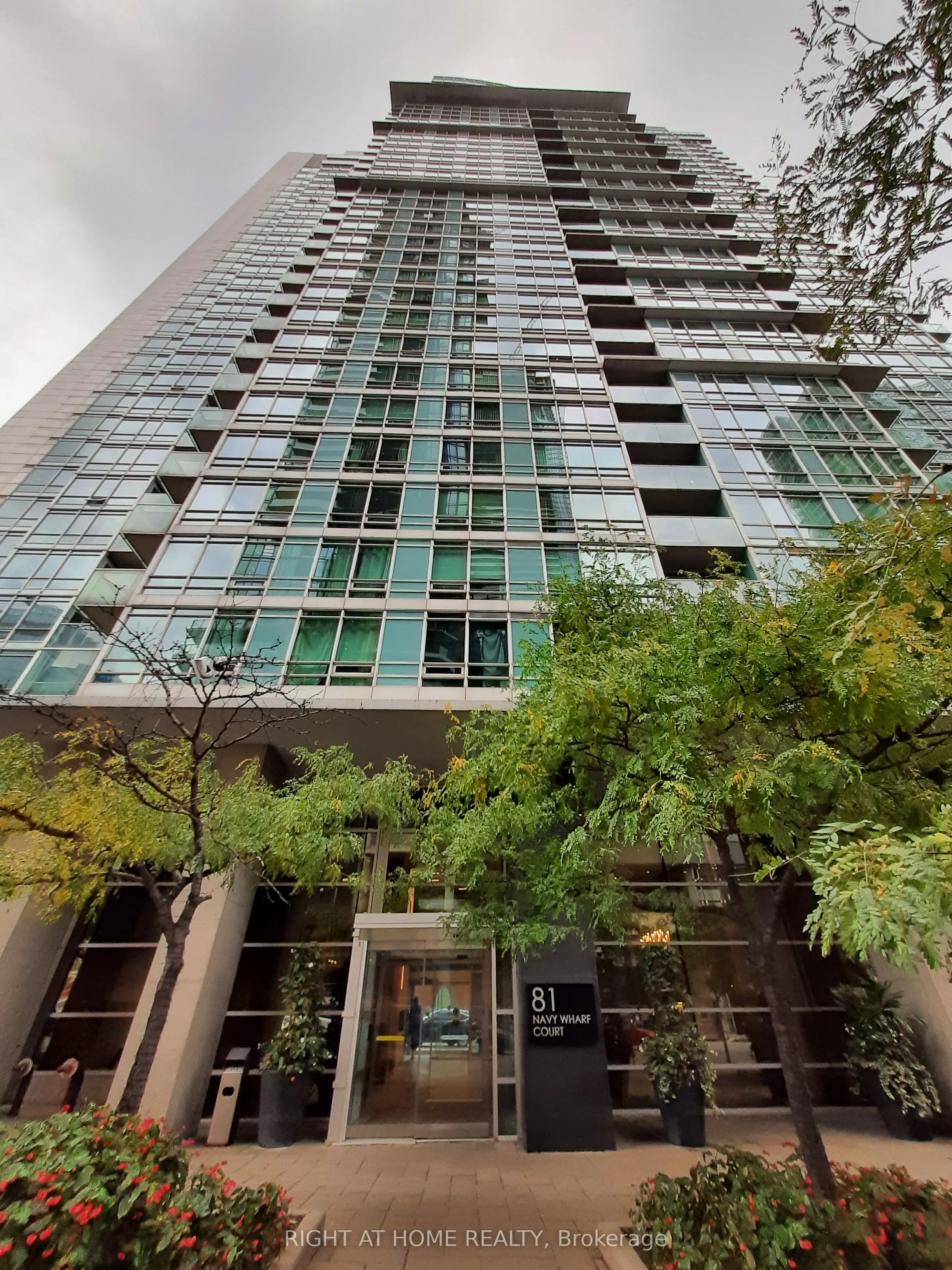 81 Navy Wharf Court, #916