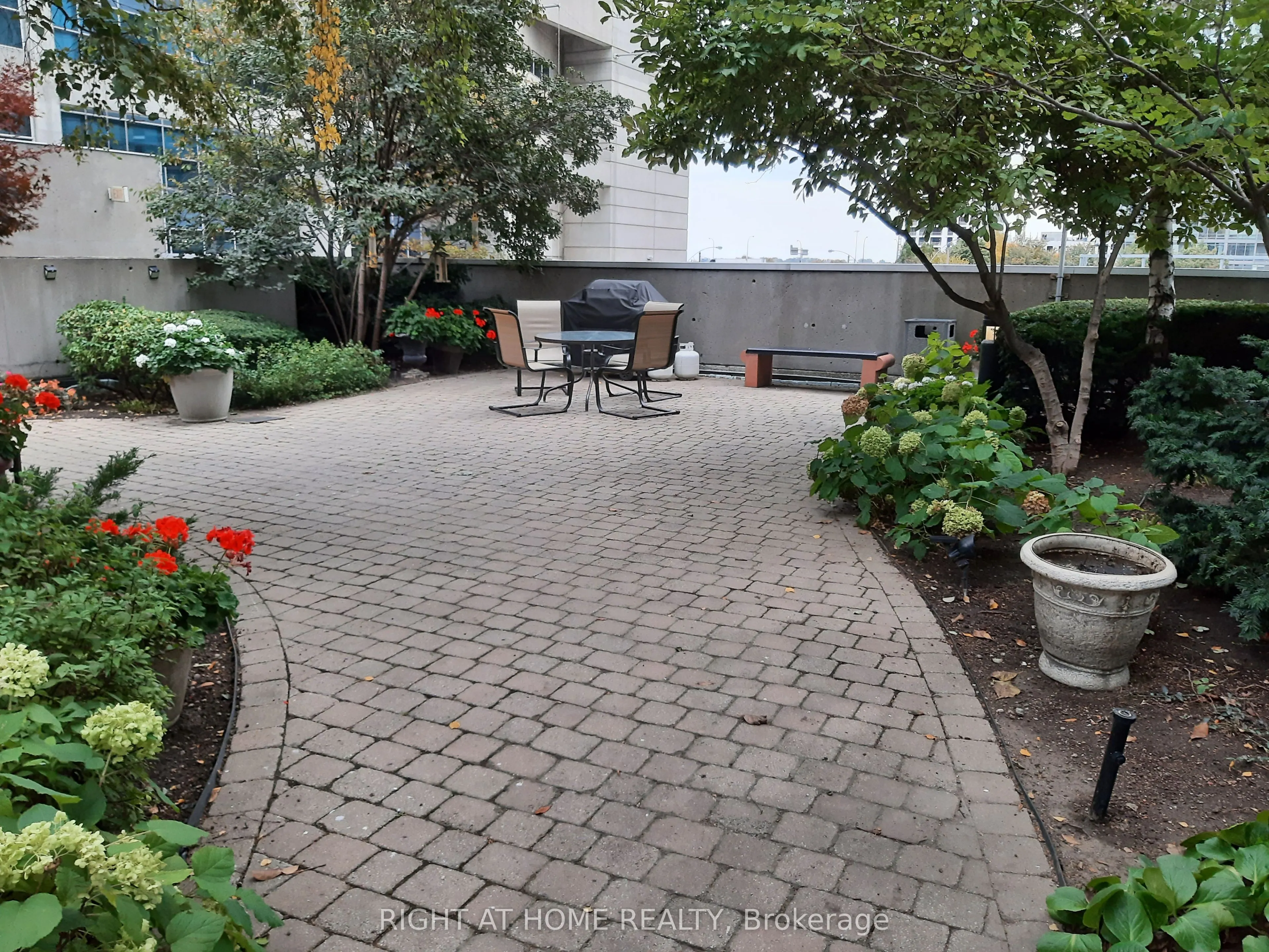 81 Navy Wharf Court, #916