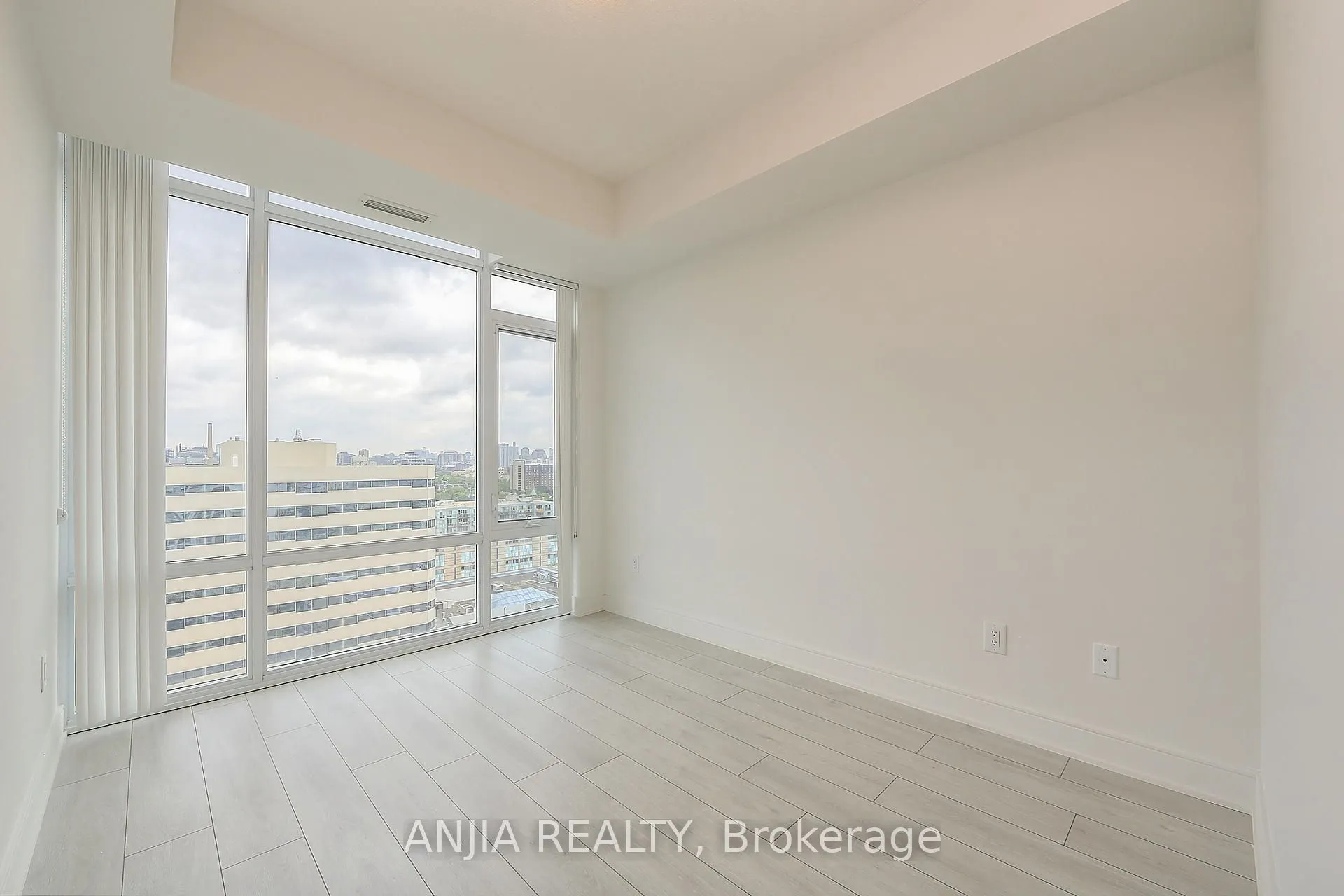 525 Adelaide Street W, #PH11