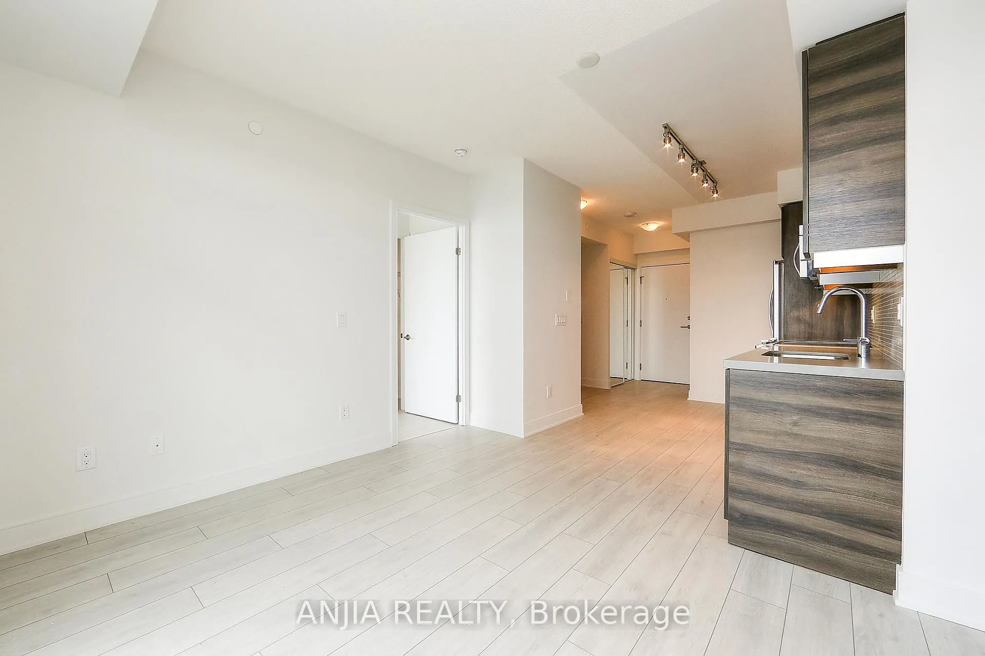 525 Adelaide Street W, #PH11