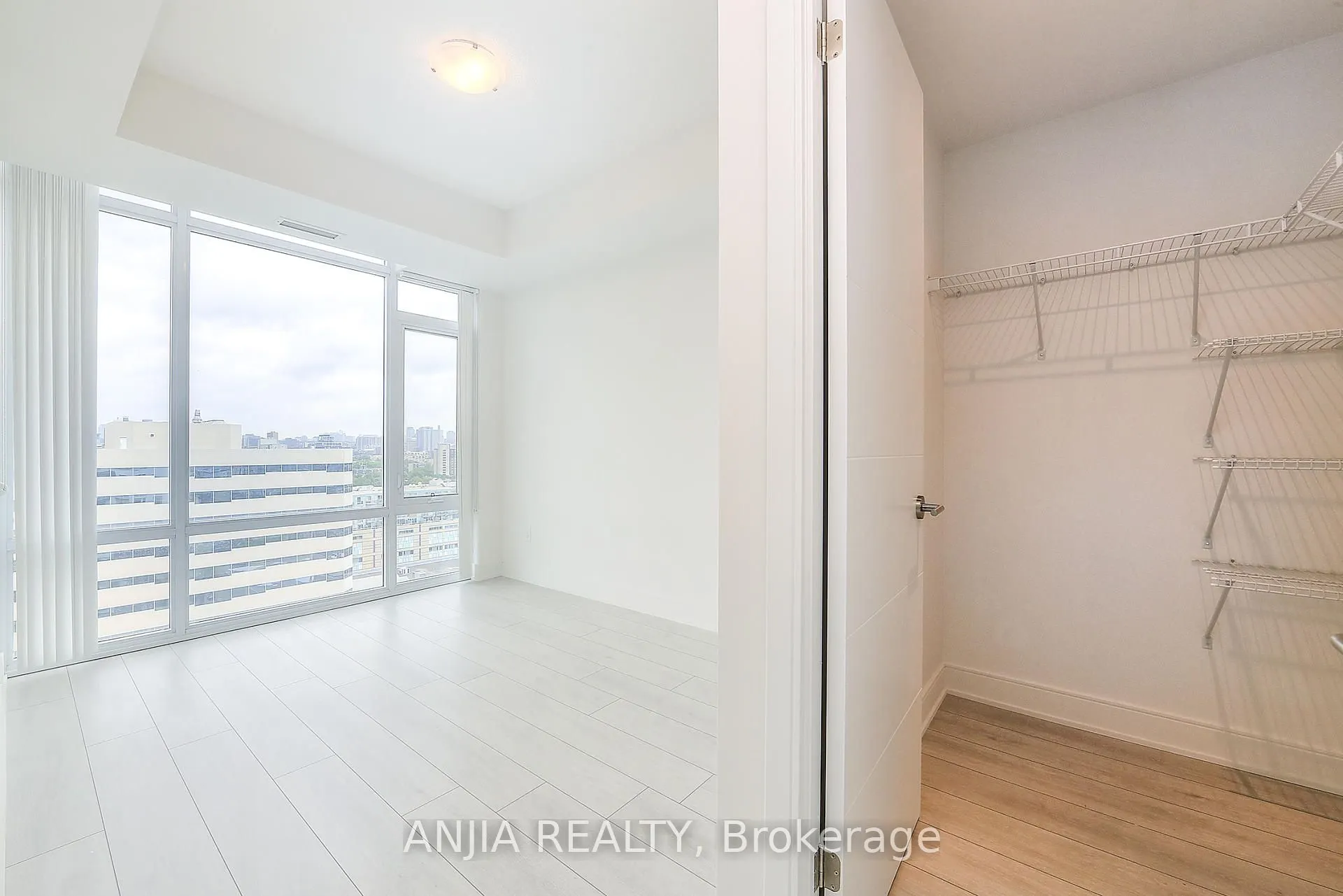 525 Adelaide Street W, #PH11