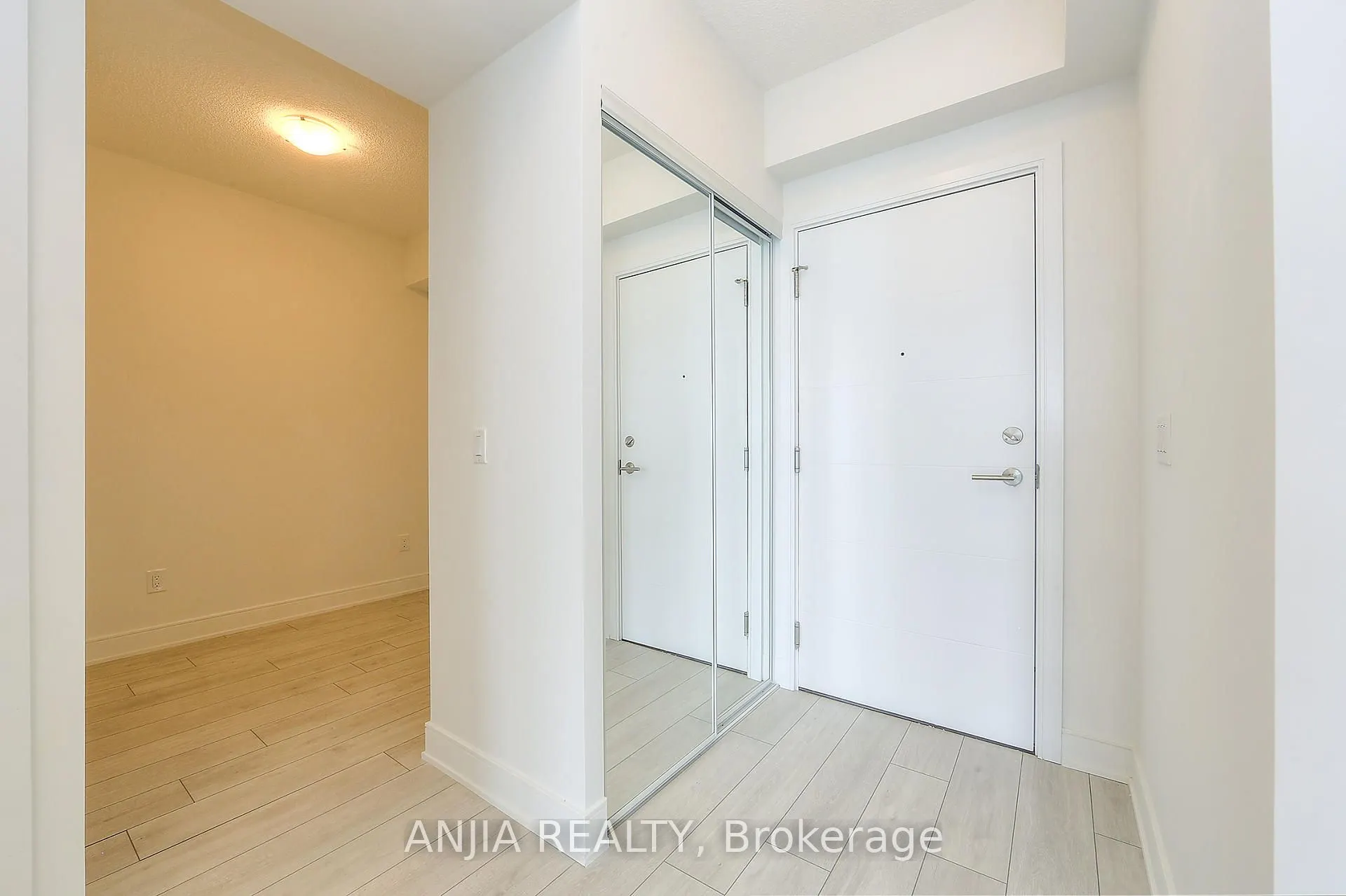 525 Adelaide Street W, #PH11