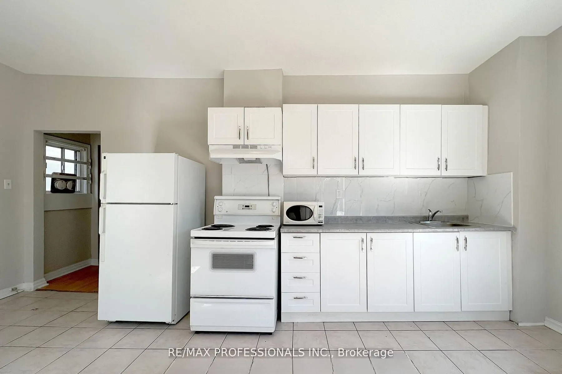 345 Dundas Street E, #Upper