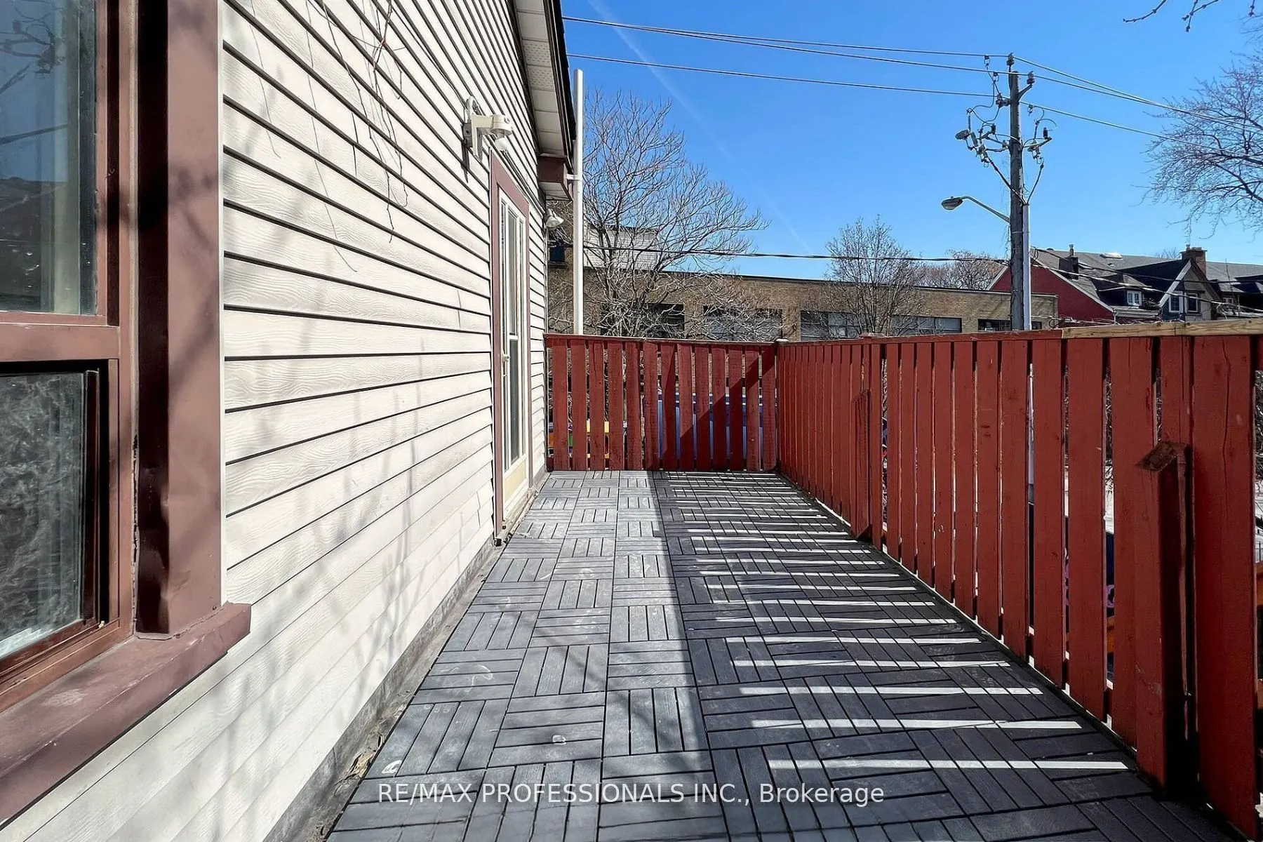 345 Dundas Street E, #Upper