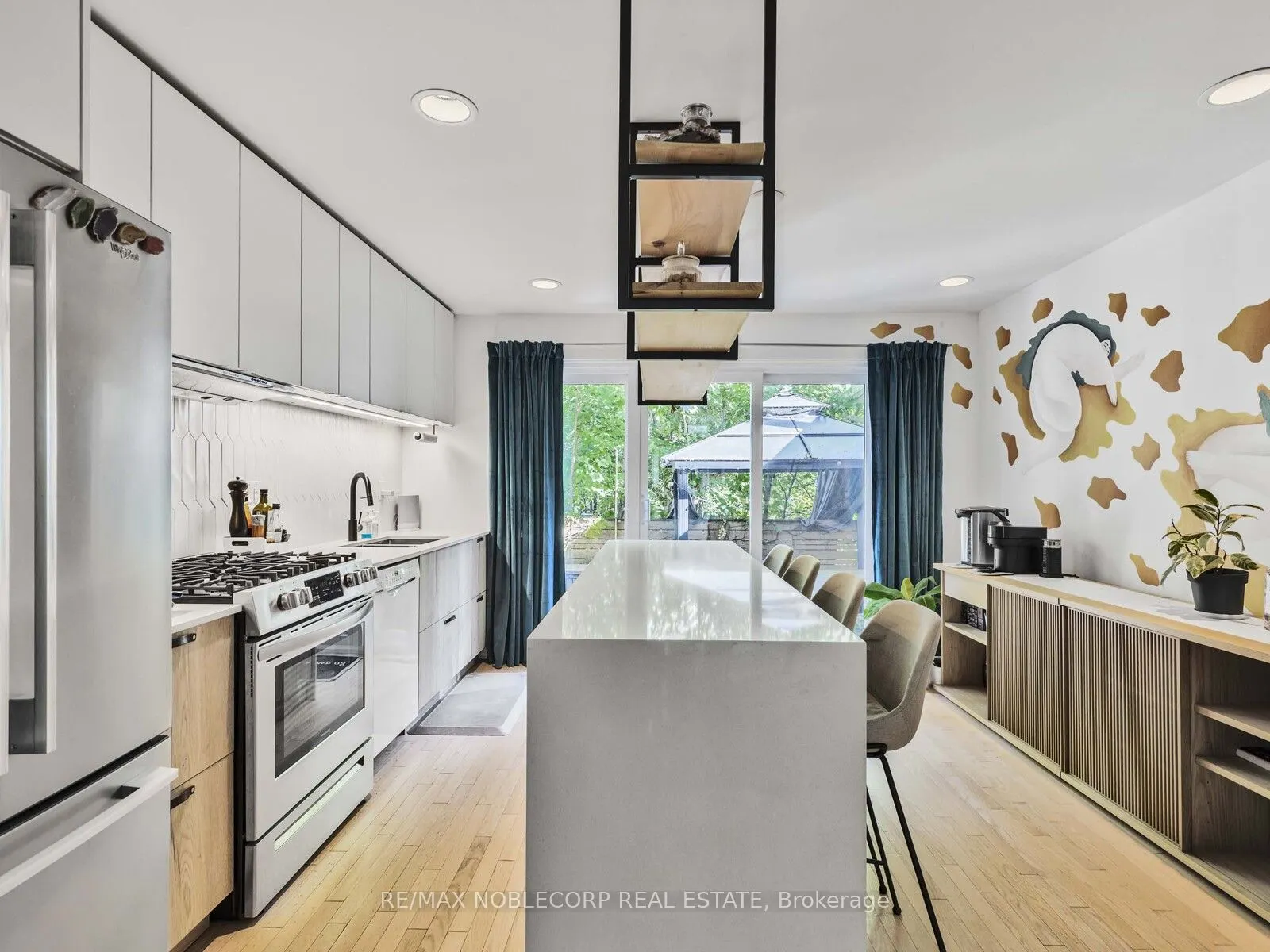 11 Hill crest Avenue
