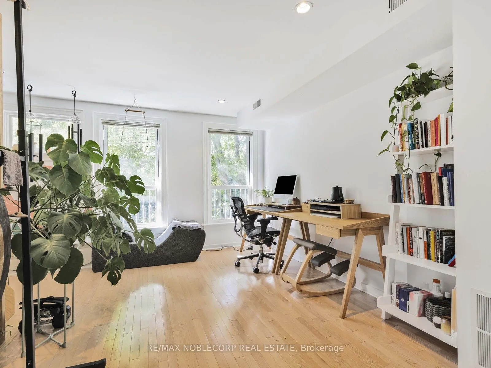 11 Hill crest Avenue