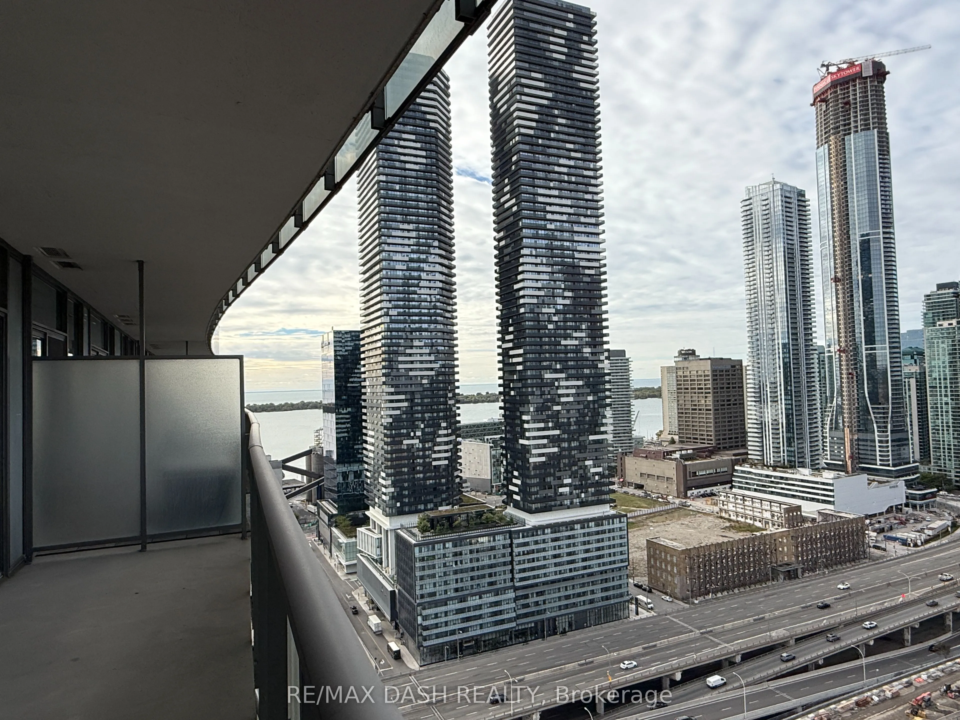 1 Market Street, #2801