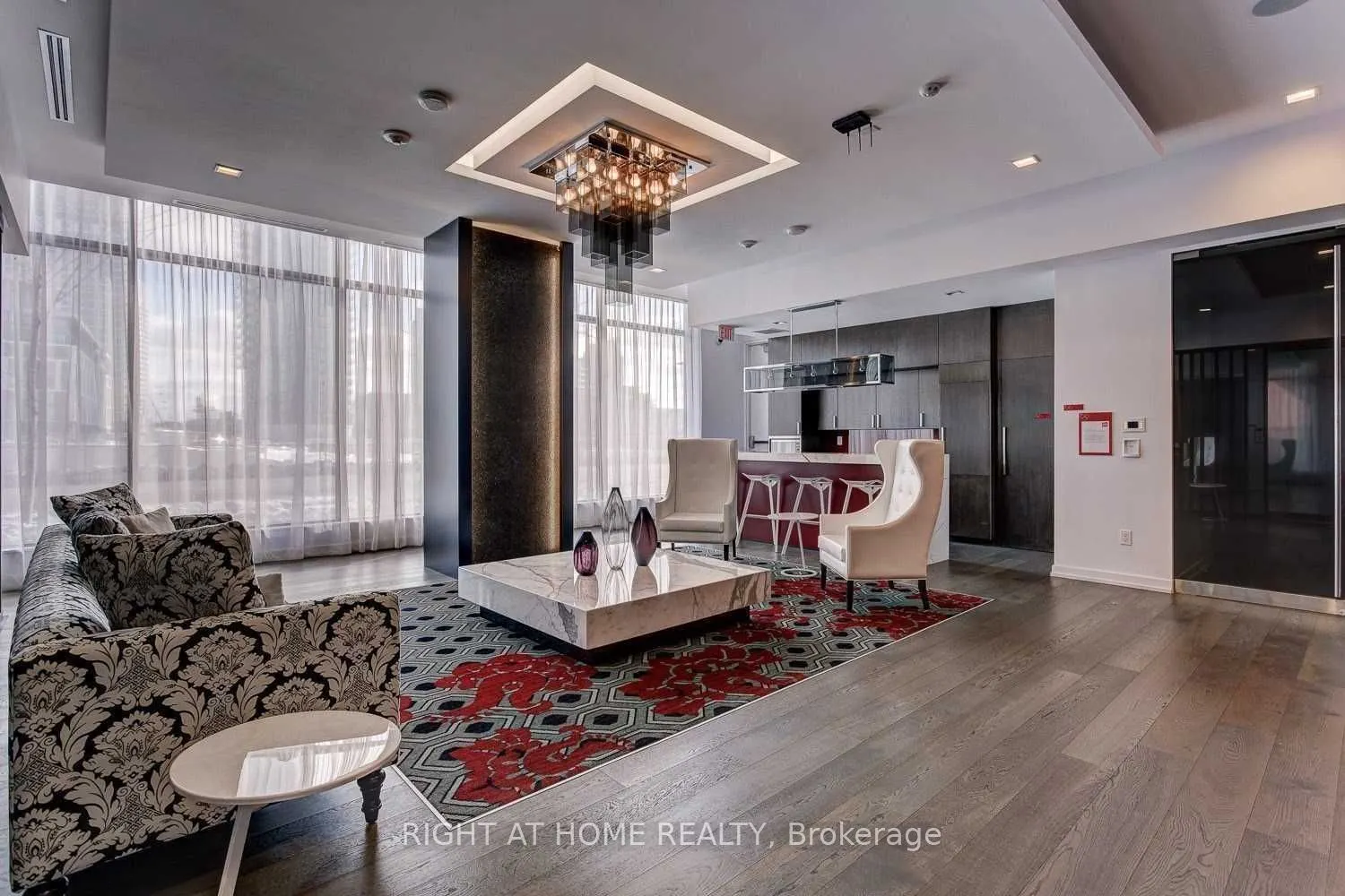 560 Front Street W, #417
