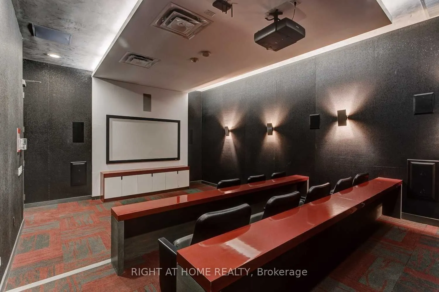 560 Front Street W, #417
