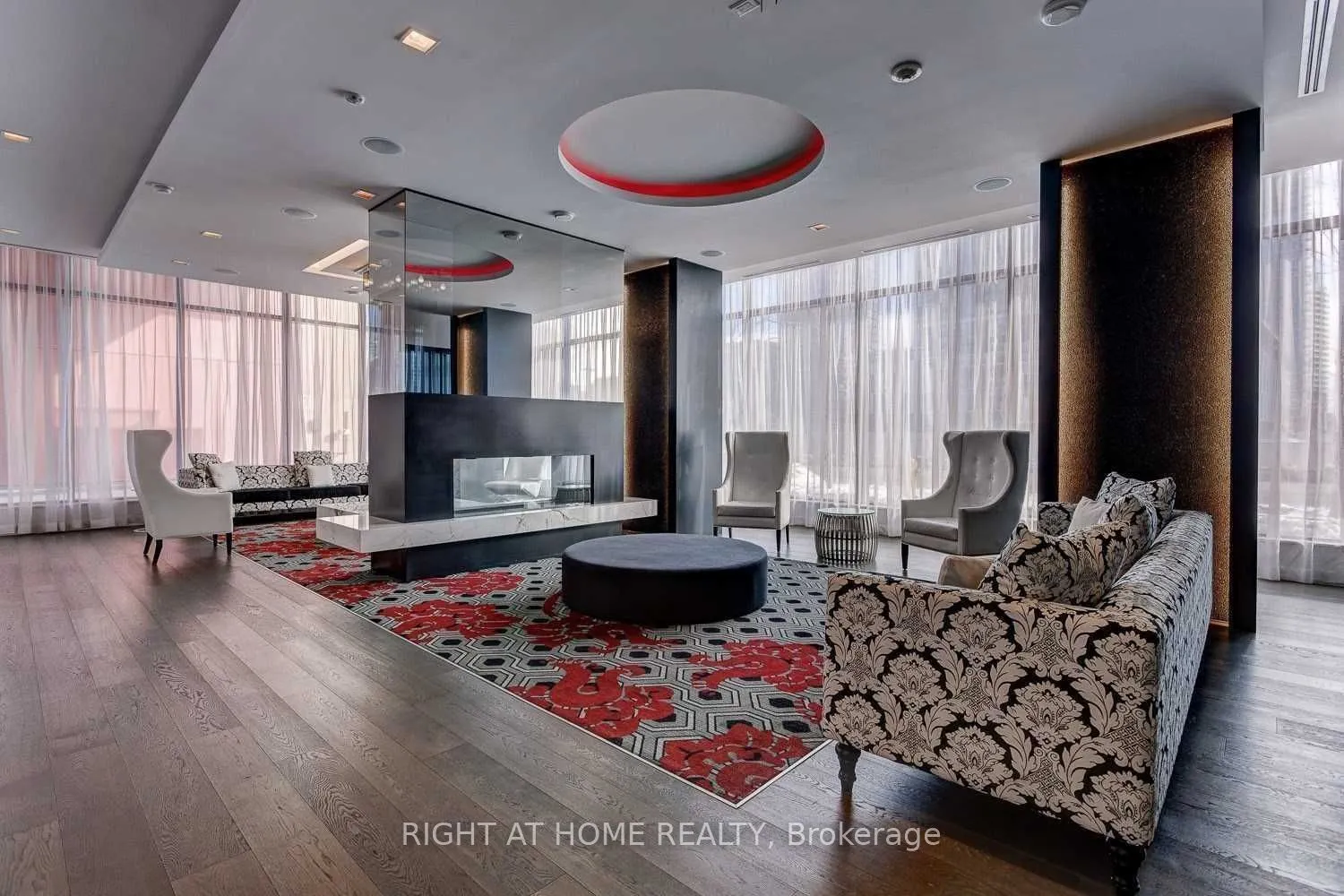 560 Front Street W, #417