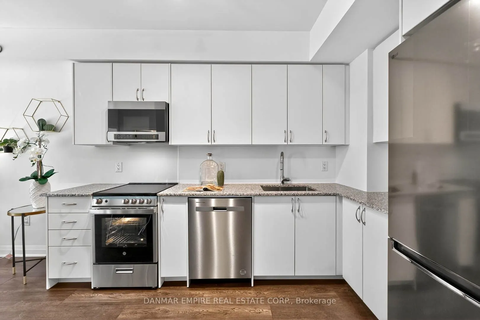 700 Sheppard Avenue W, #503
