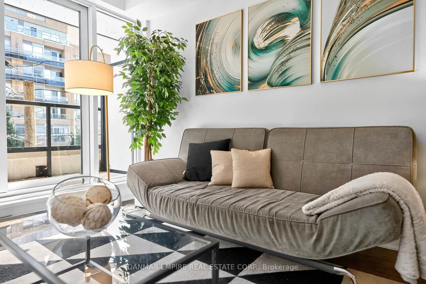 700 Sheppard Avenue W, #503