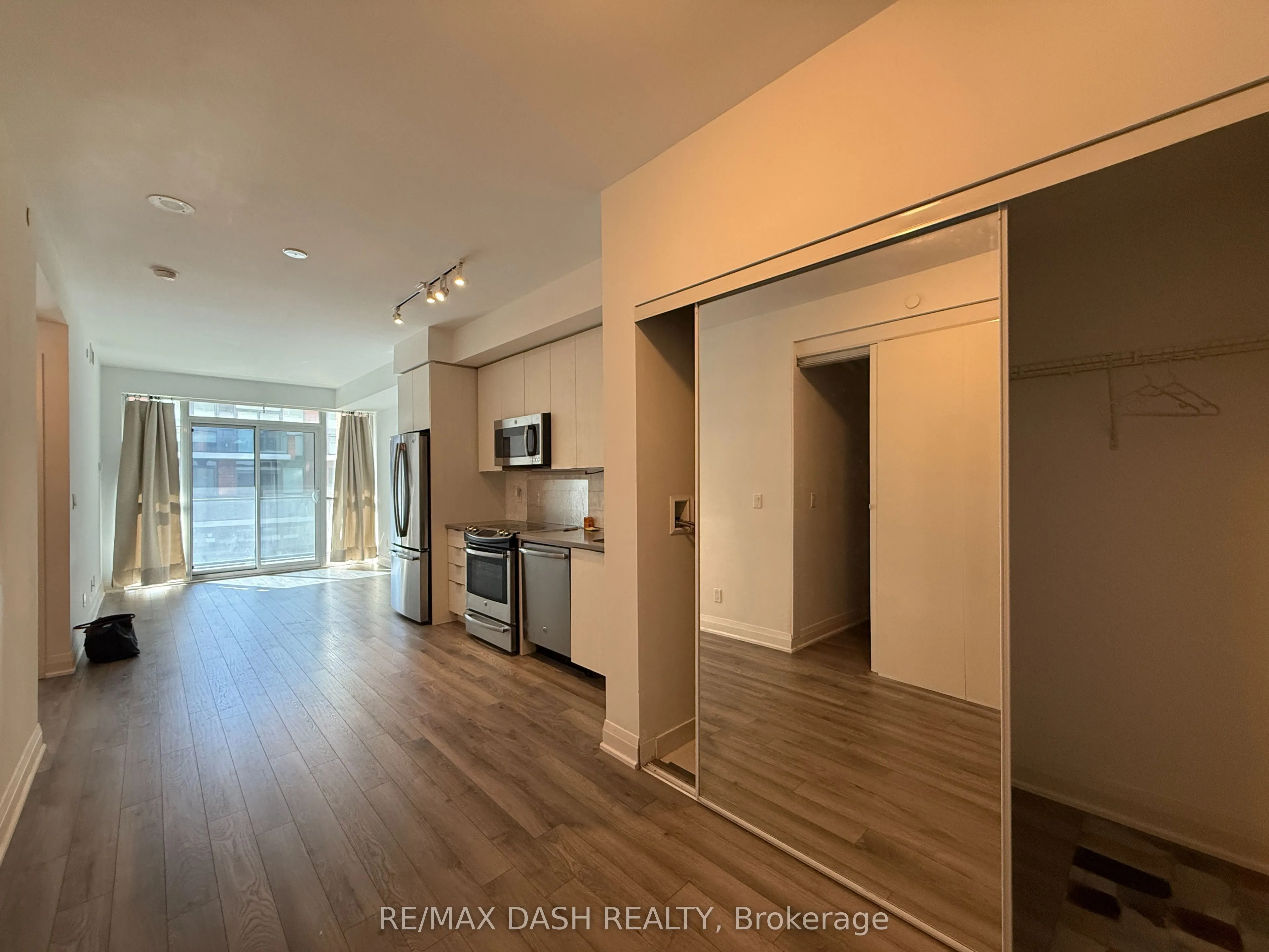 50 Bruyeres Mews, #621
