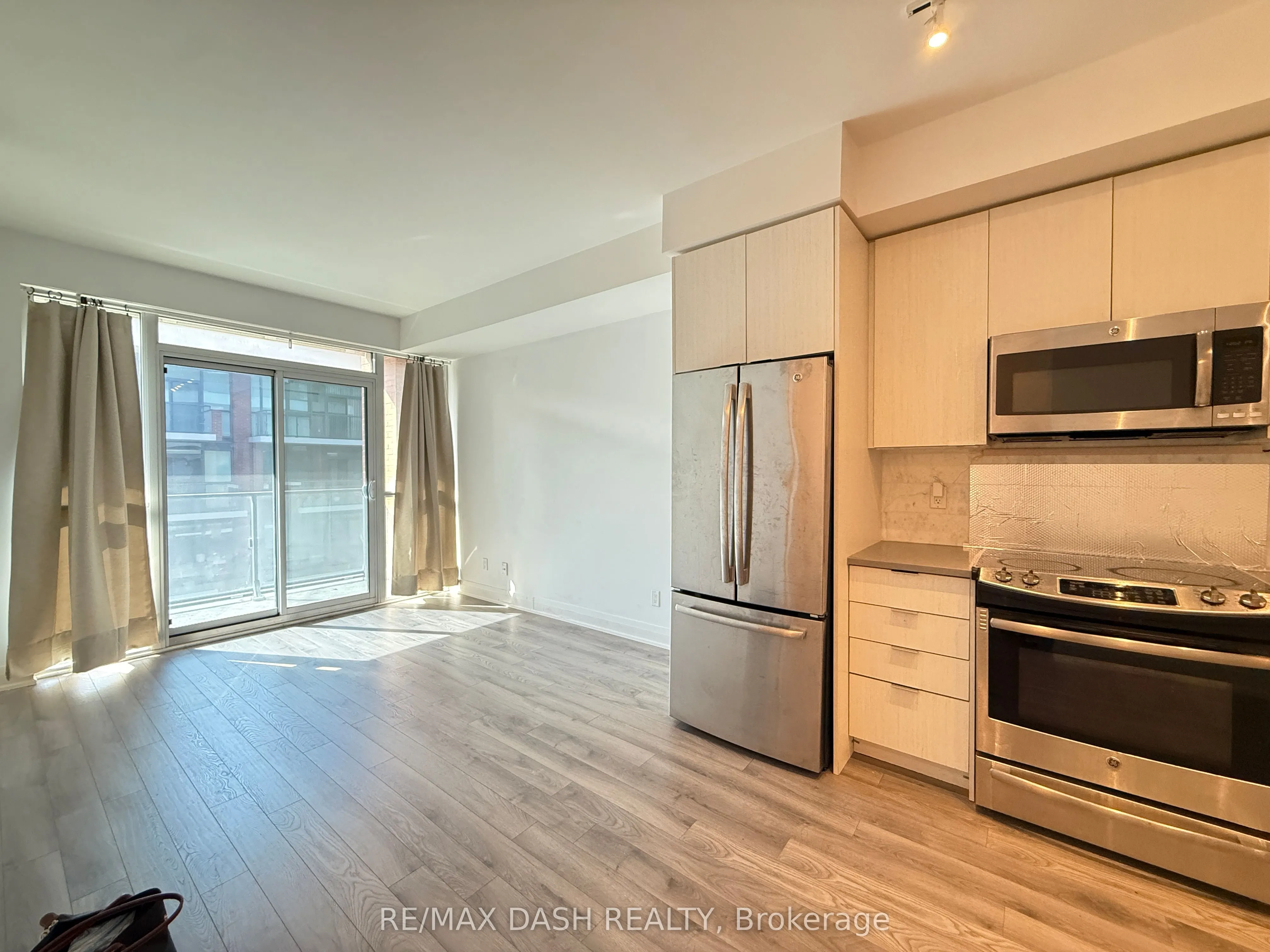 50 Bruyeres Mews, #621