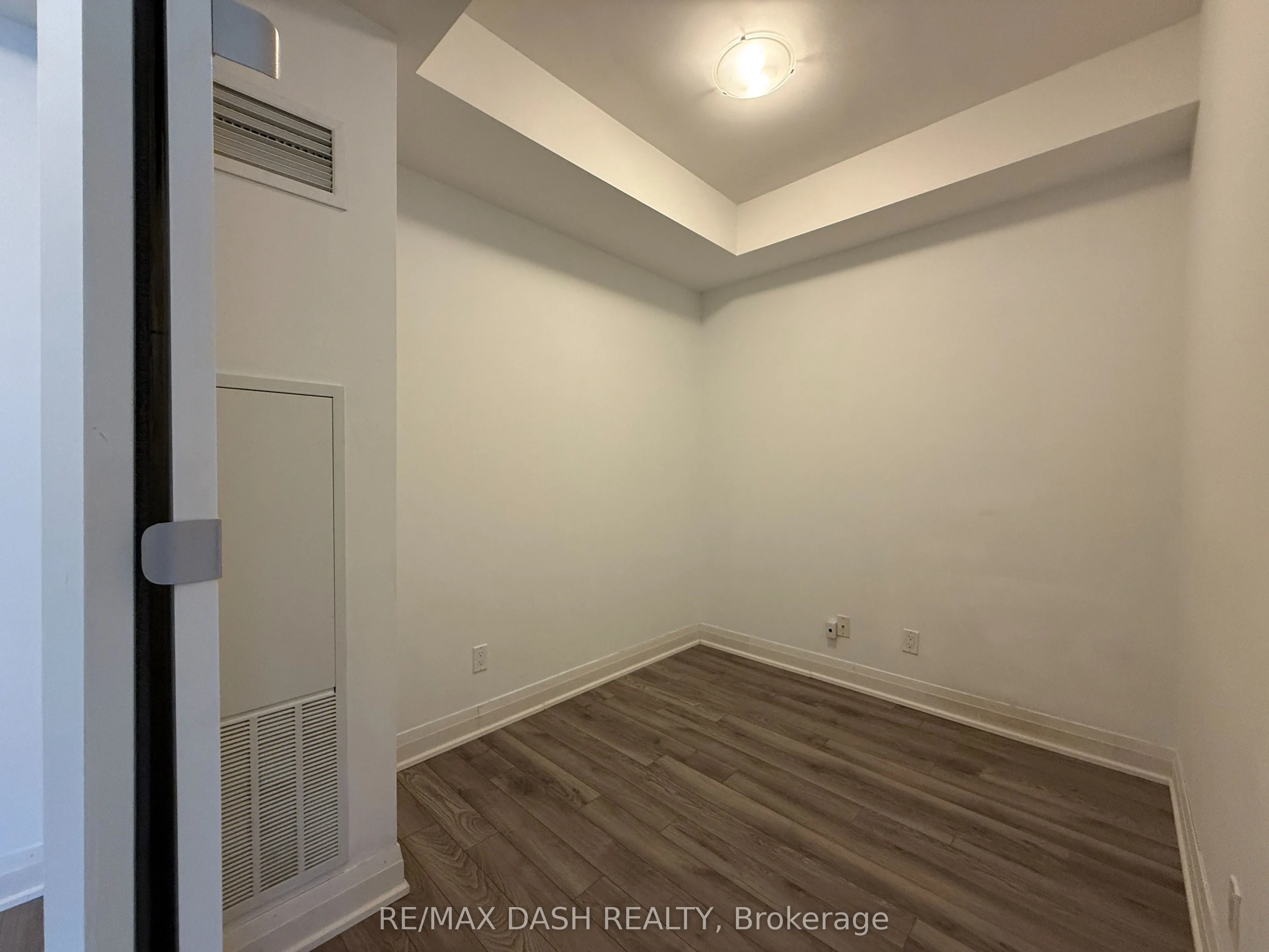 50 Bruyeres Mews, #621