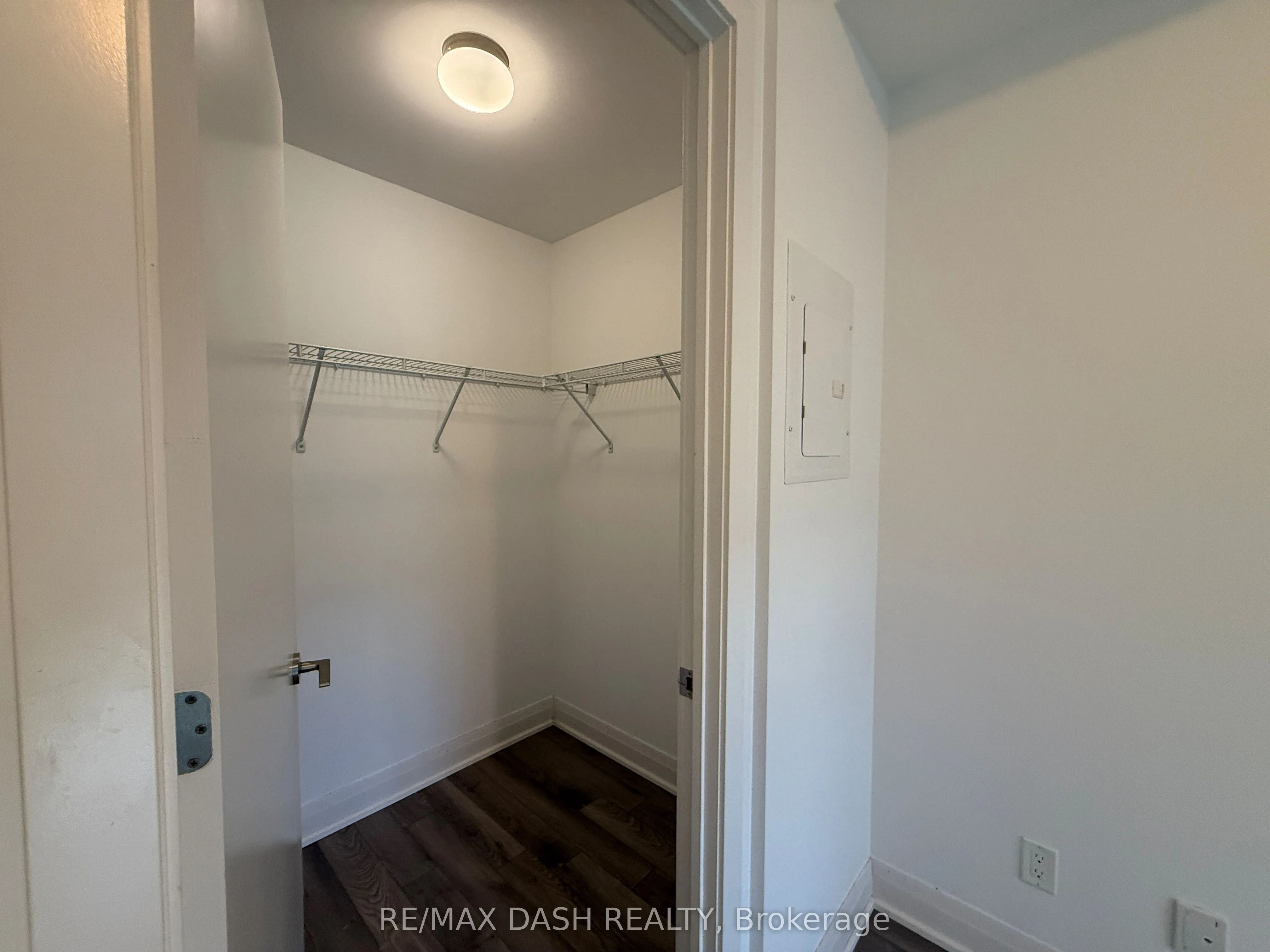 50 Bruyeres Mews, #621