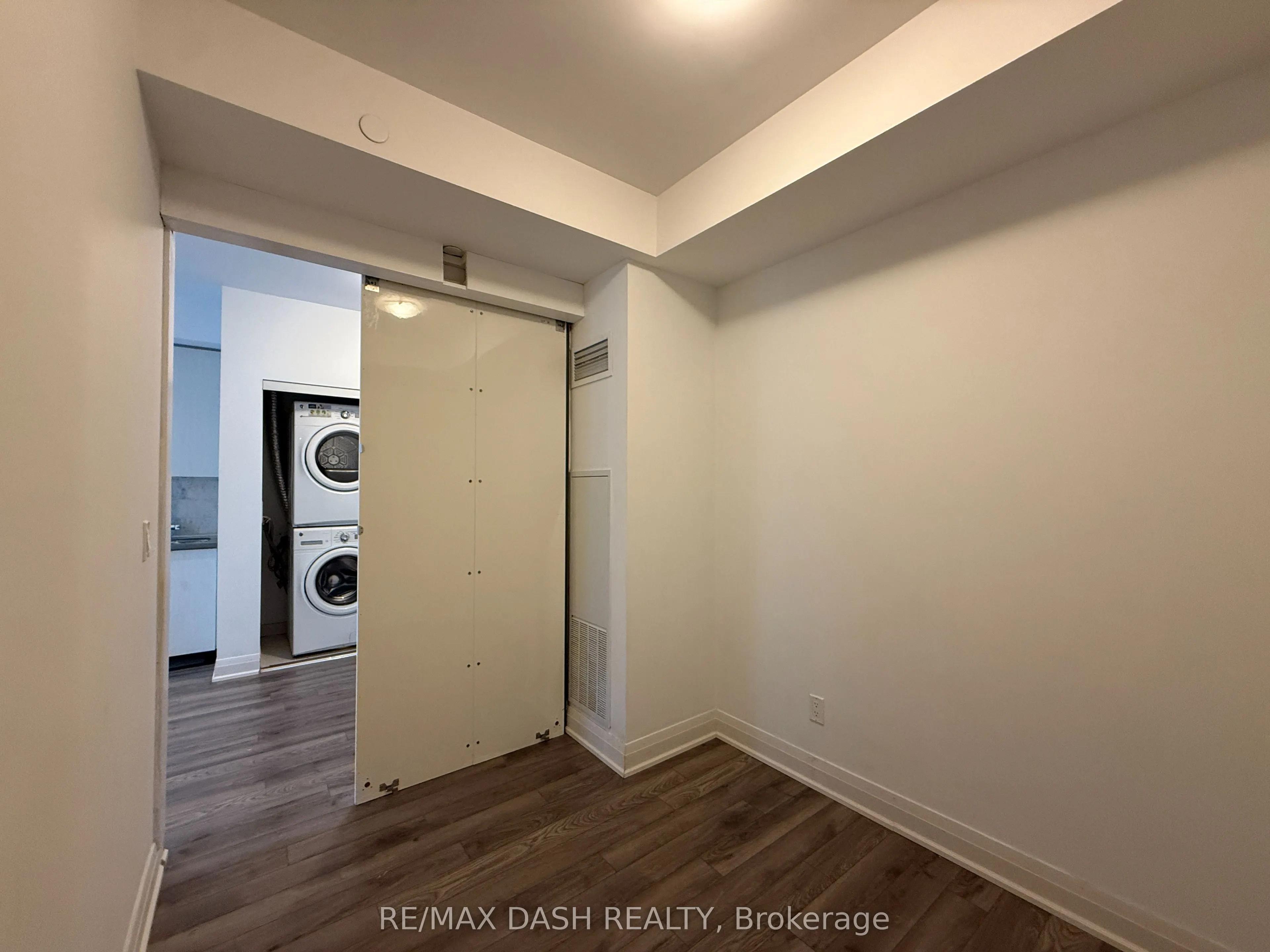 50 Bruyeres Mews, #621