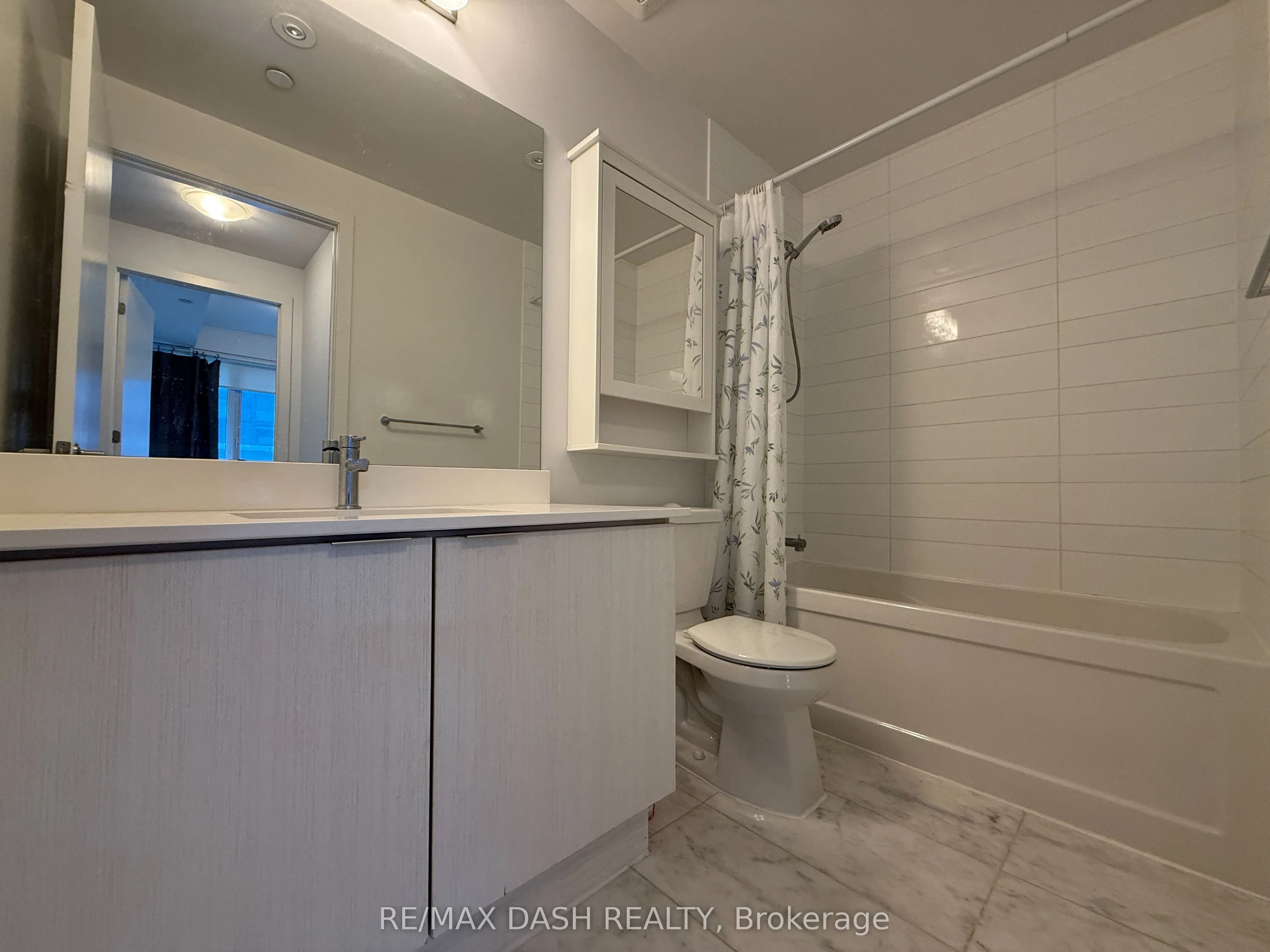 50 Bruyeres Mews, #621