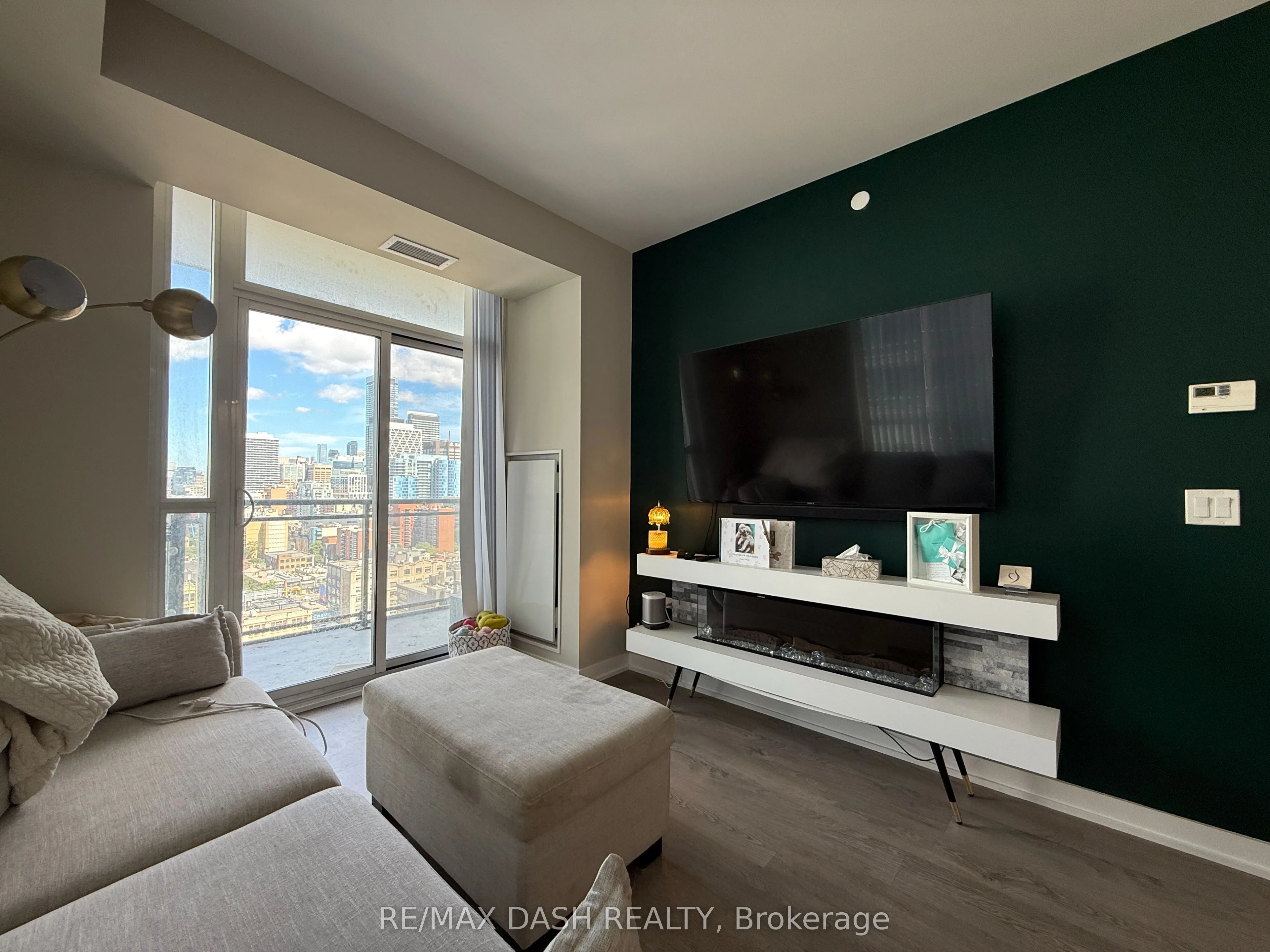99 John Street, #1807
