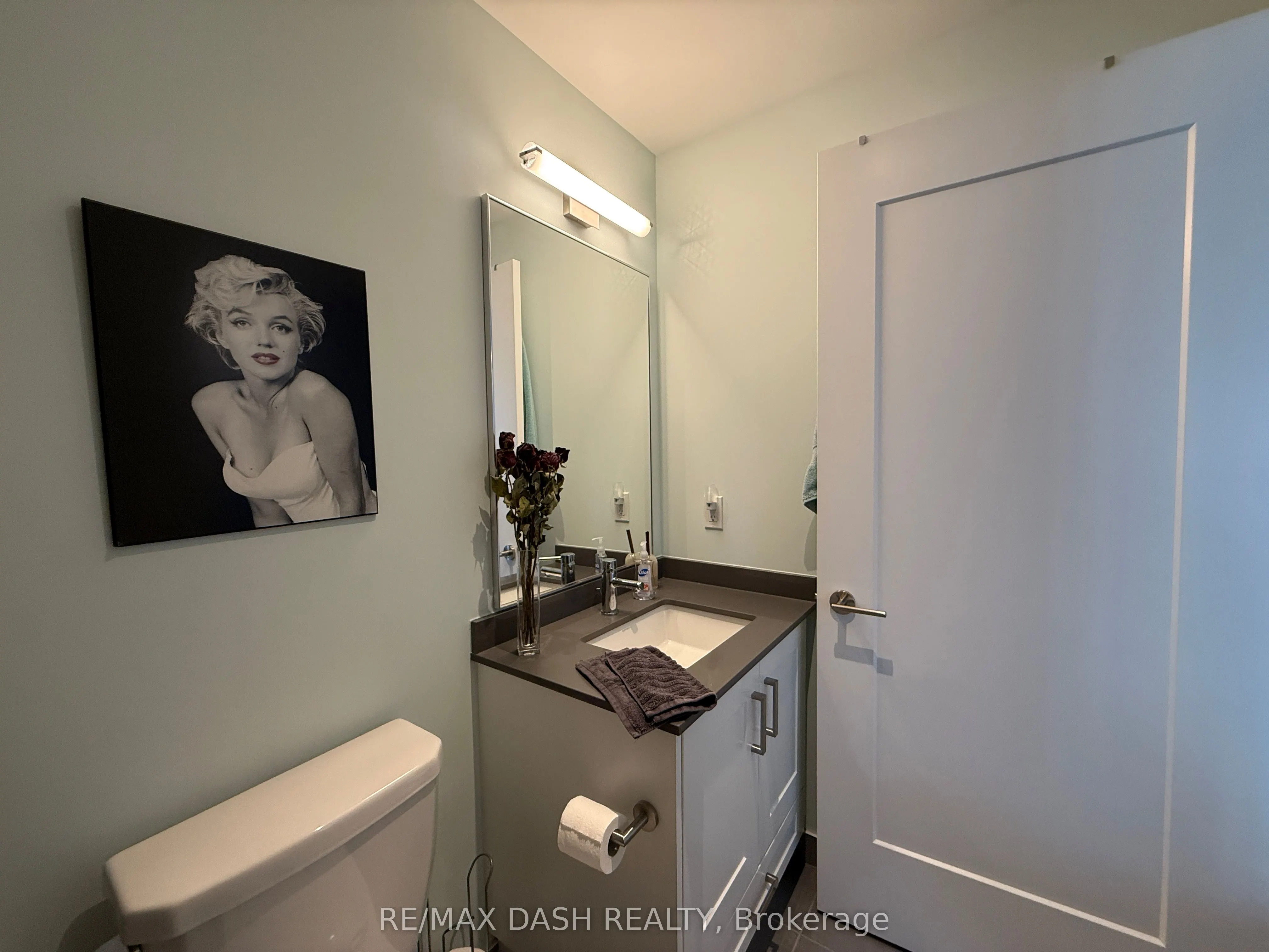 99 John Street, #1807