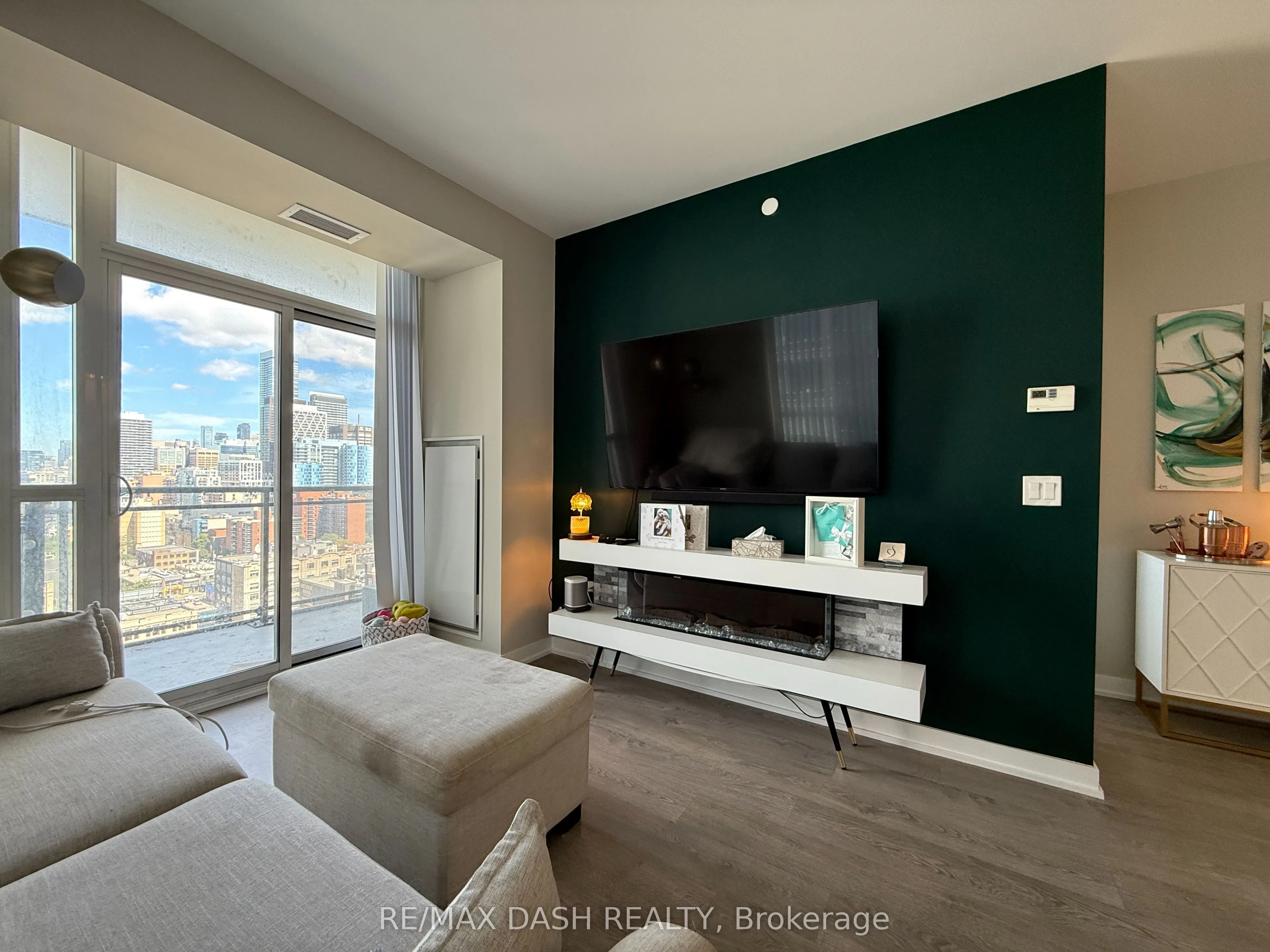 99 John Street, #1807