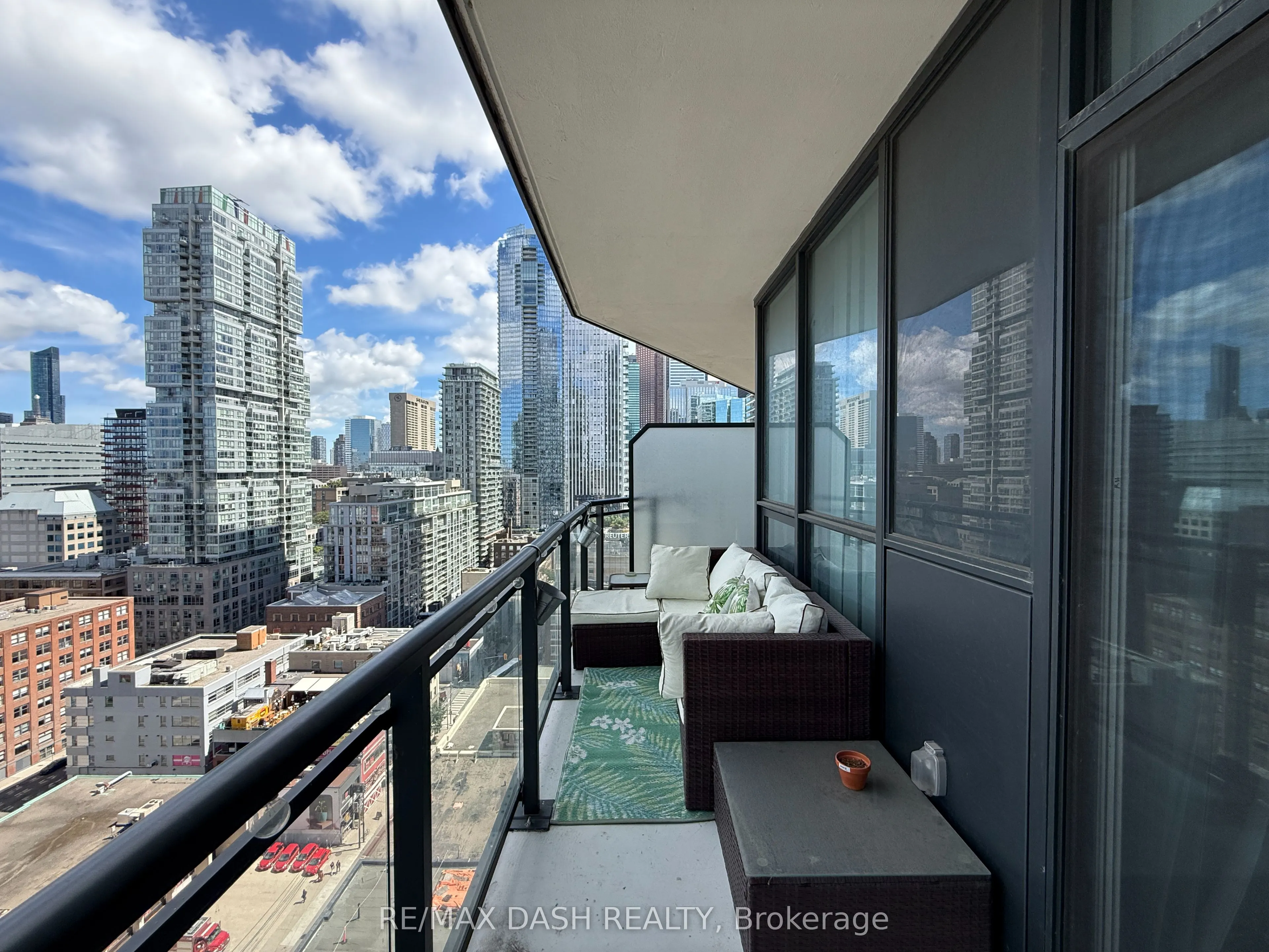 99 John Street, #1807