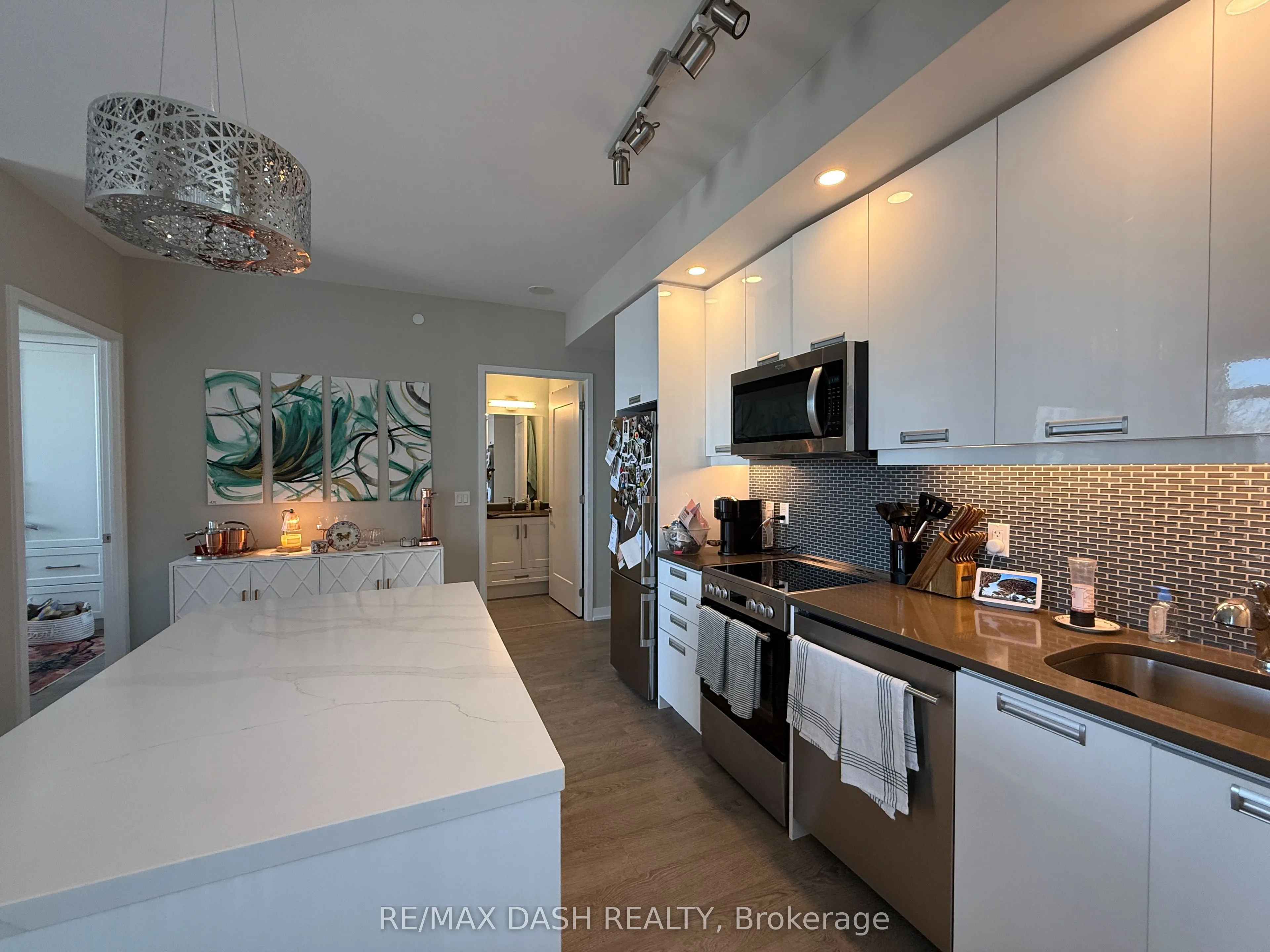 99 John Street, #1807