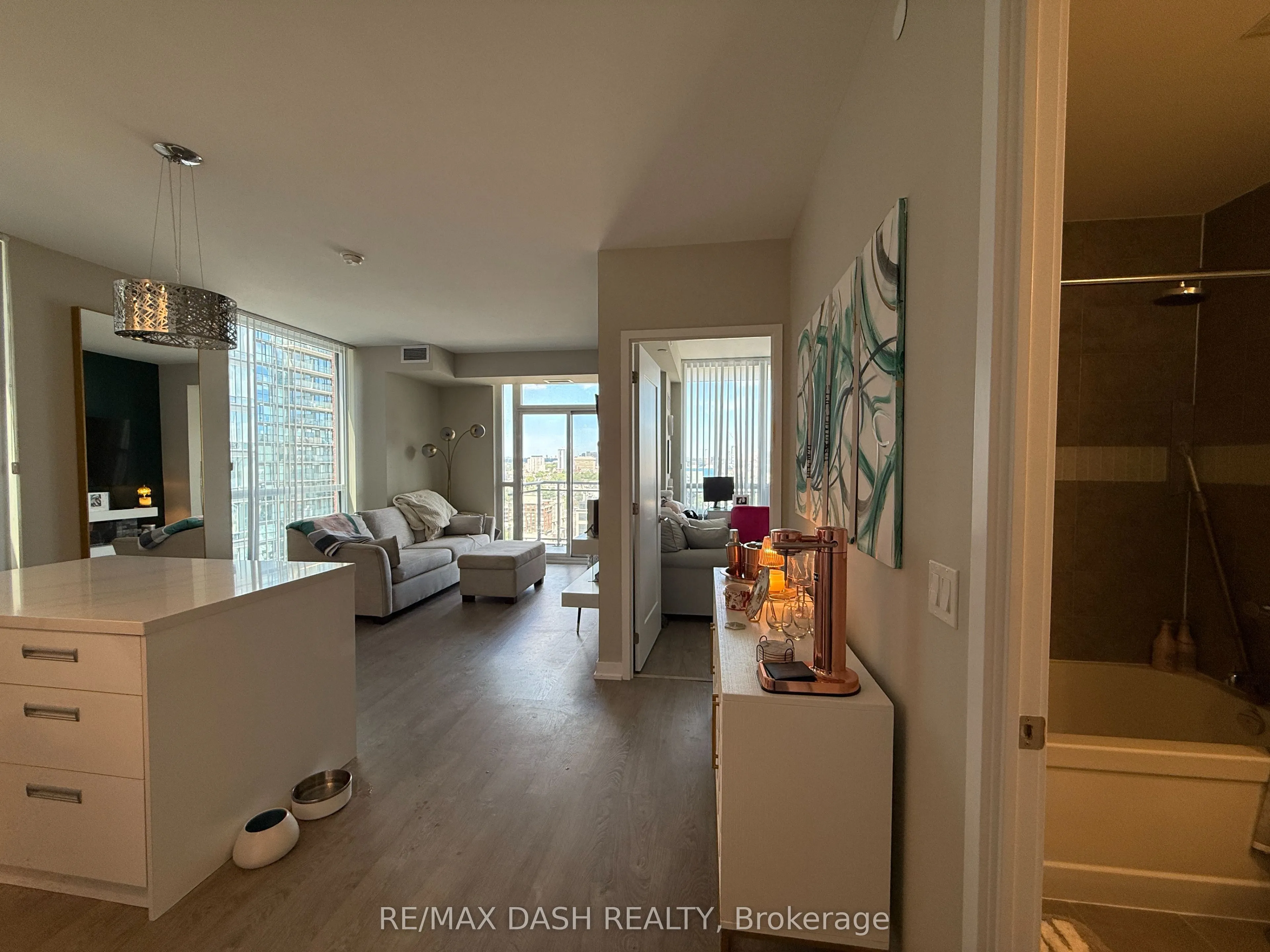 99 John Street, #1807