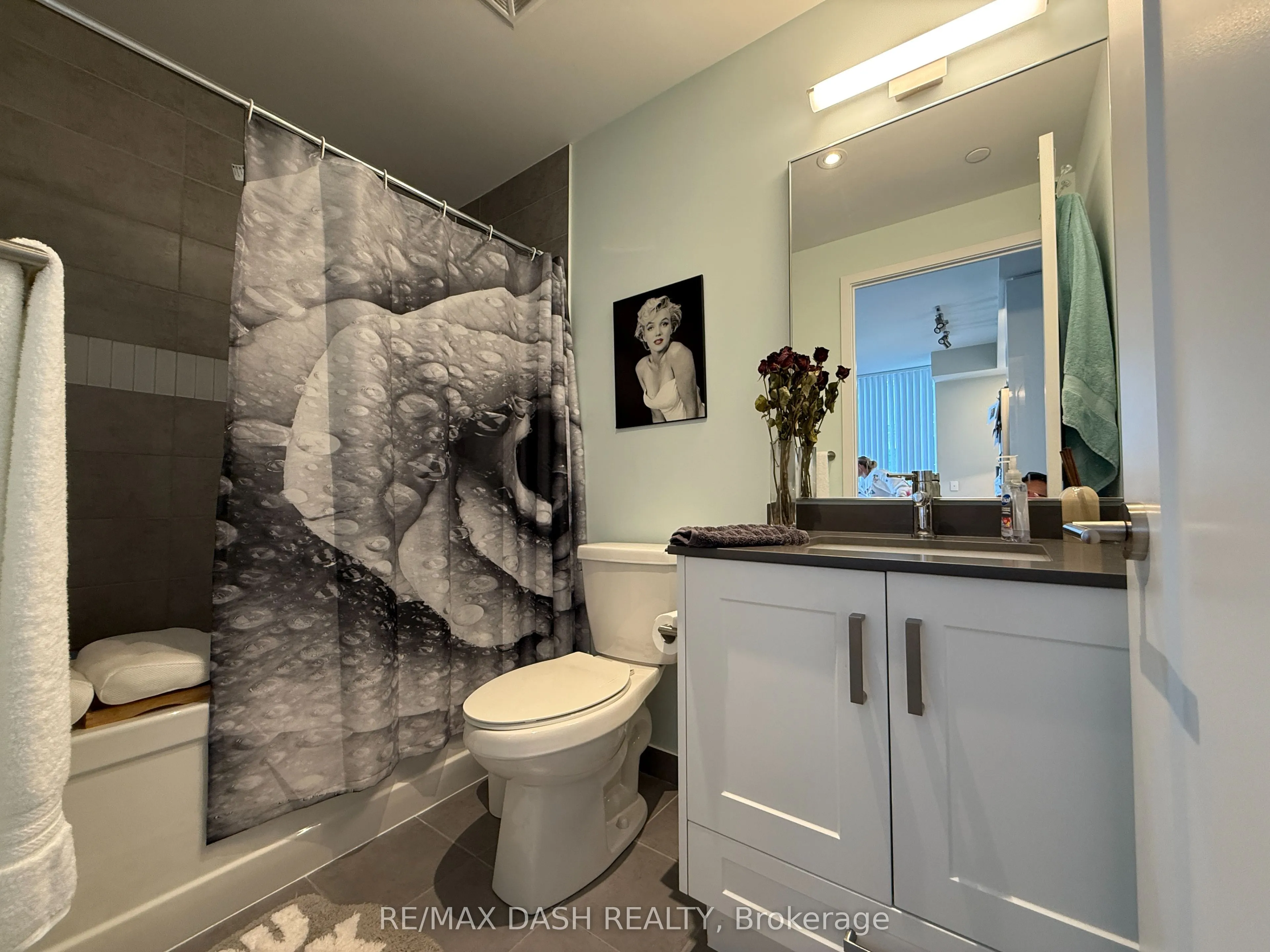 99 John Street, #1807