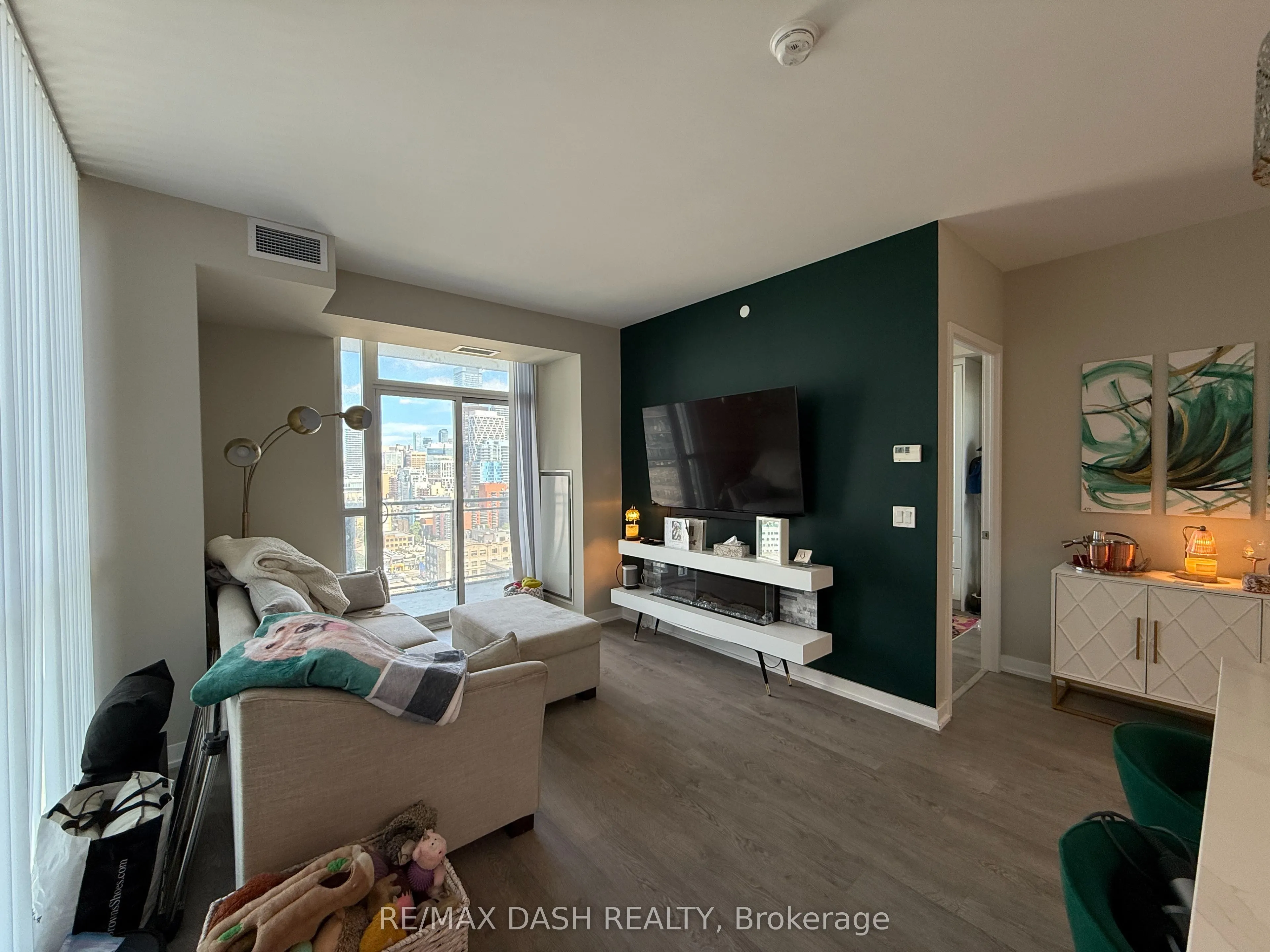 99 John Street, #1807