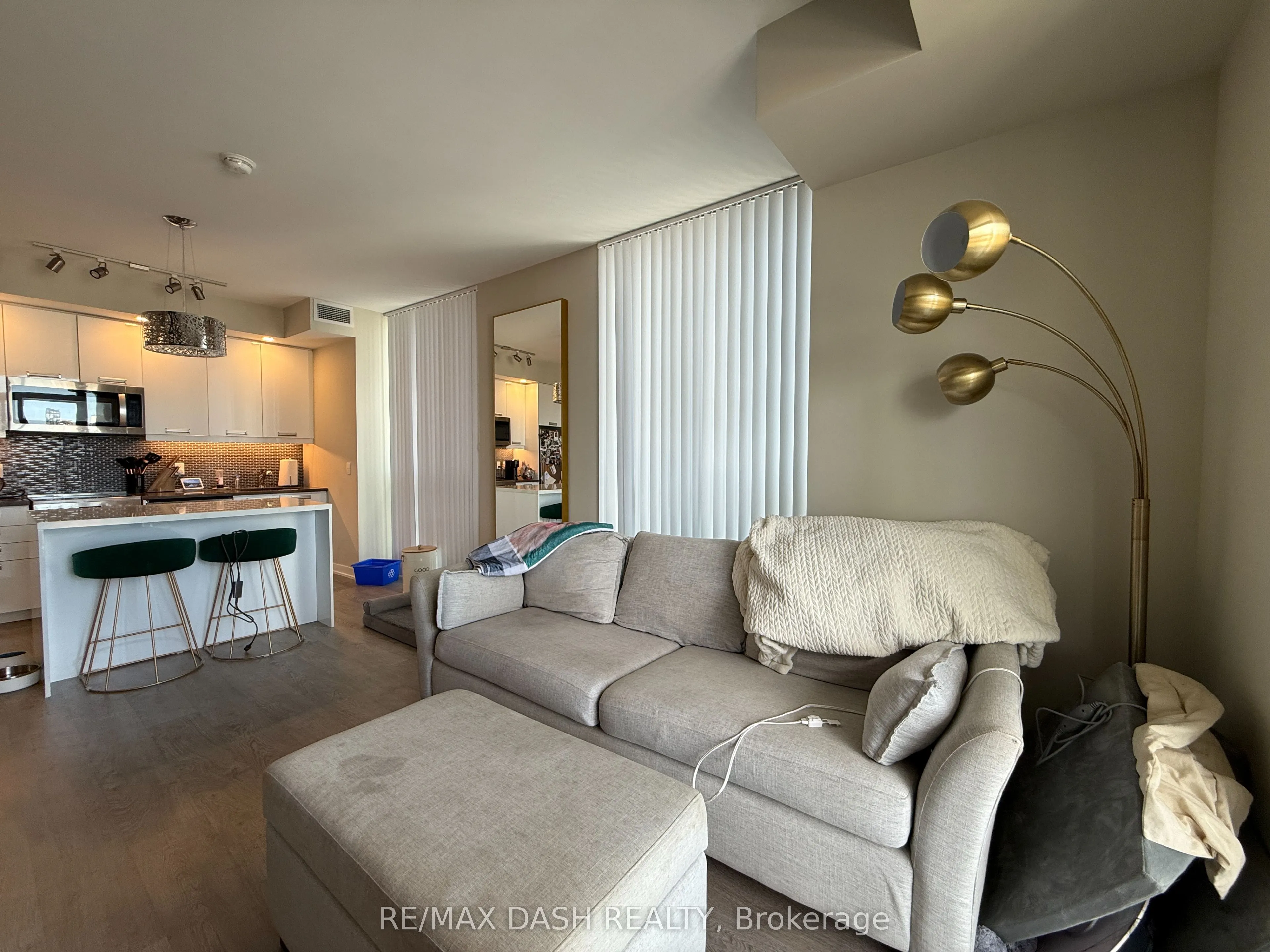 99 John Street, #1807