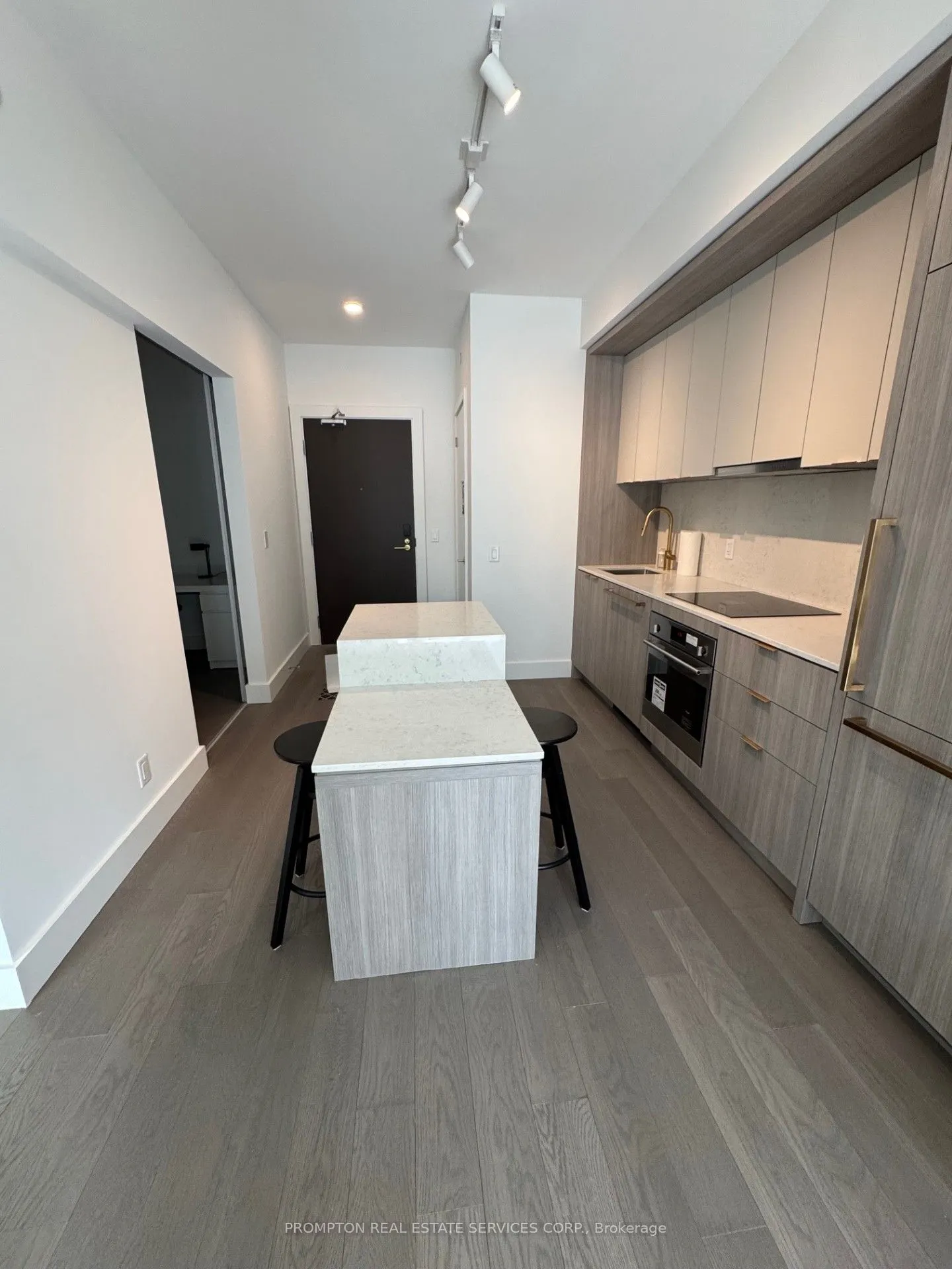 6 Greenbriar Road, #304