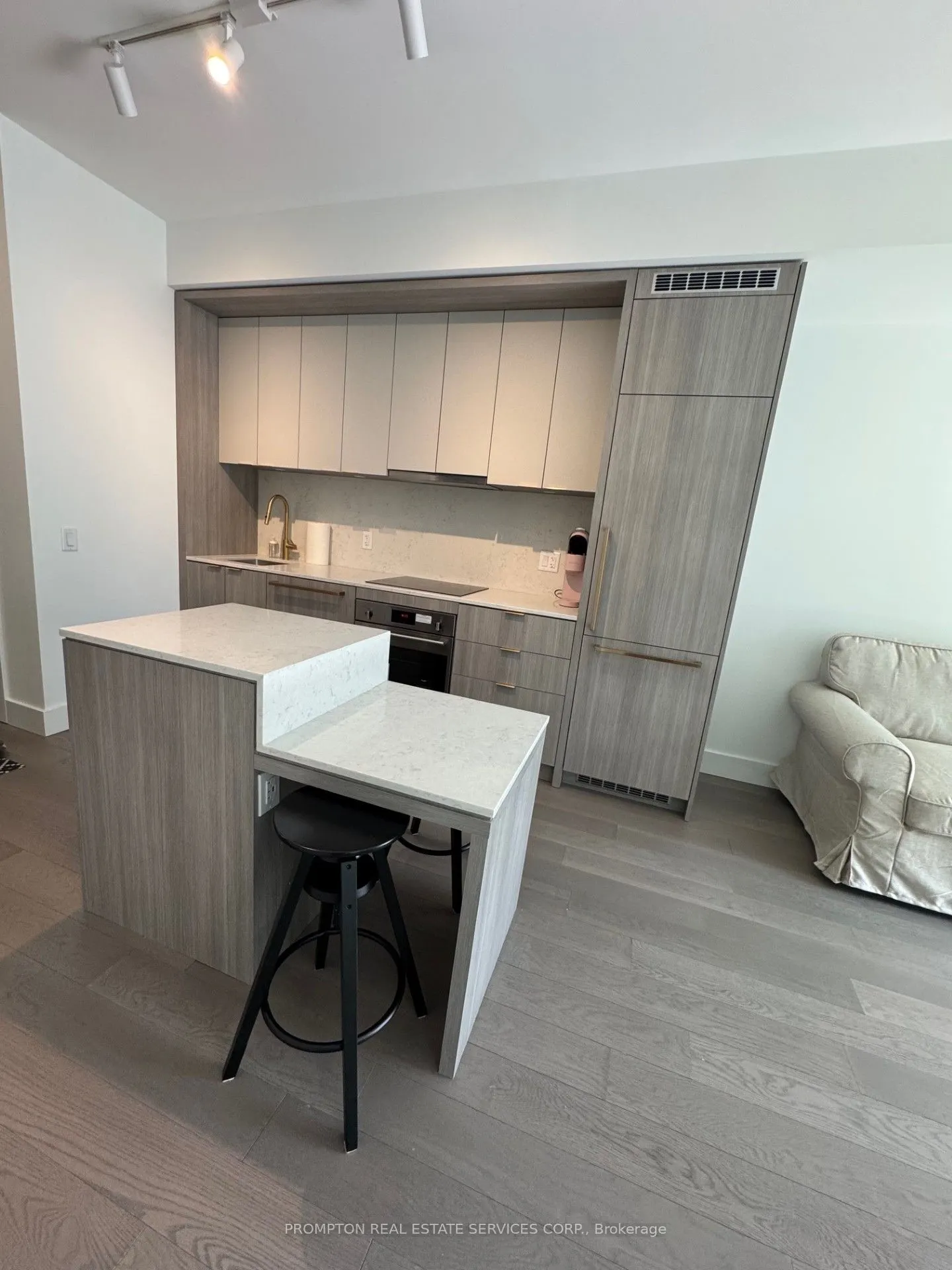 6 Greenbriar Road, #304