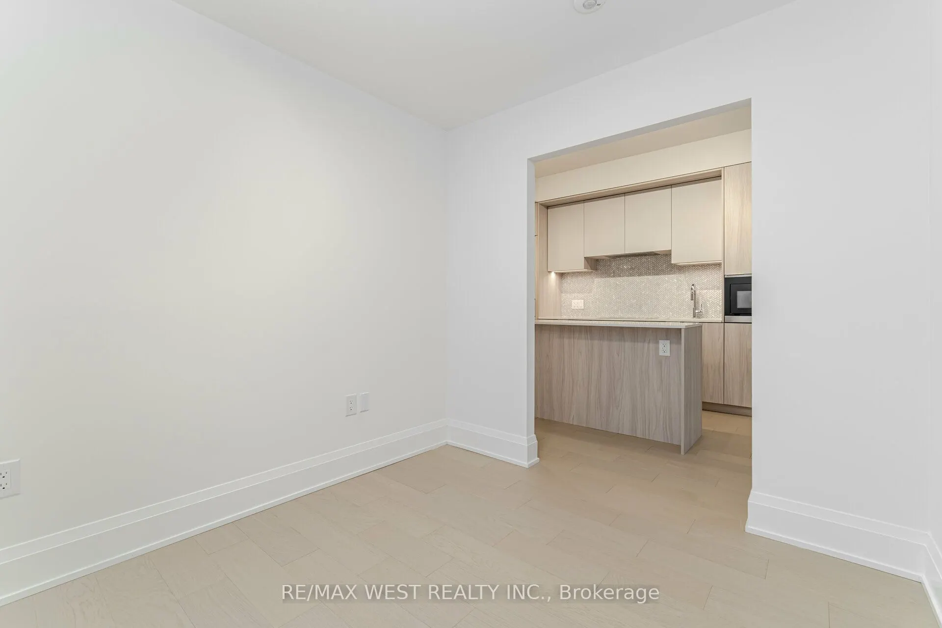 123 PORTLAND ST Street, #201