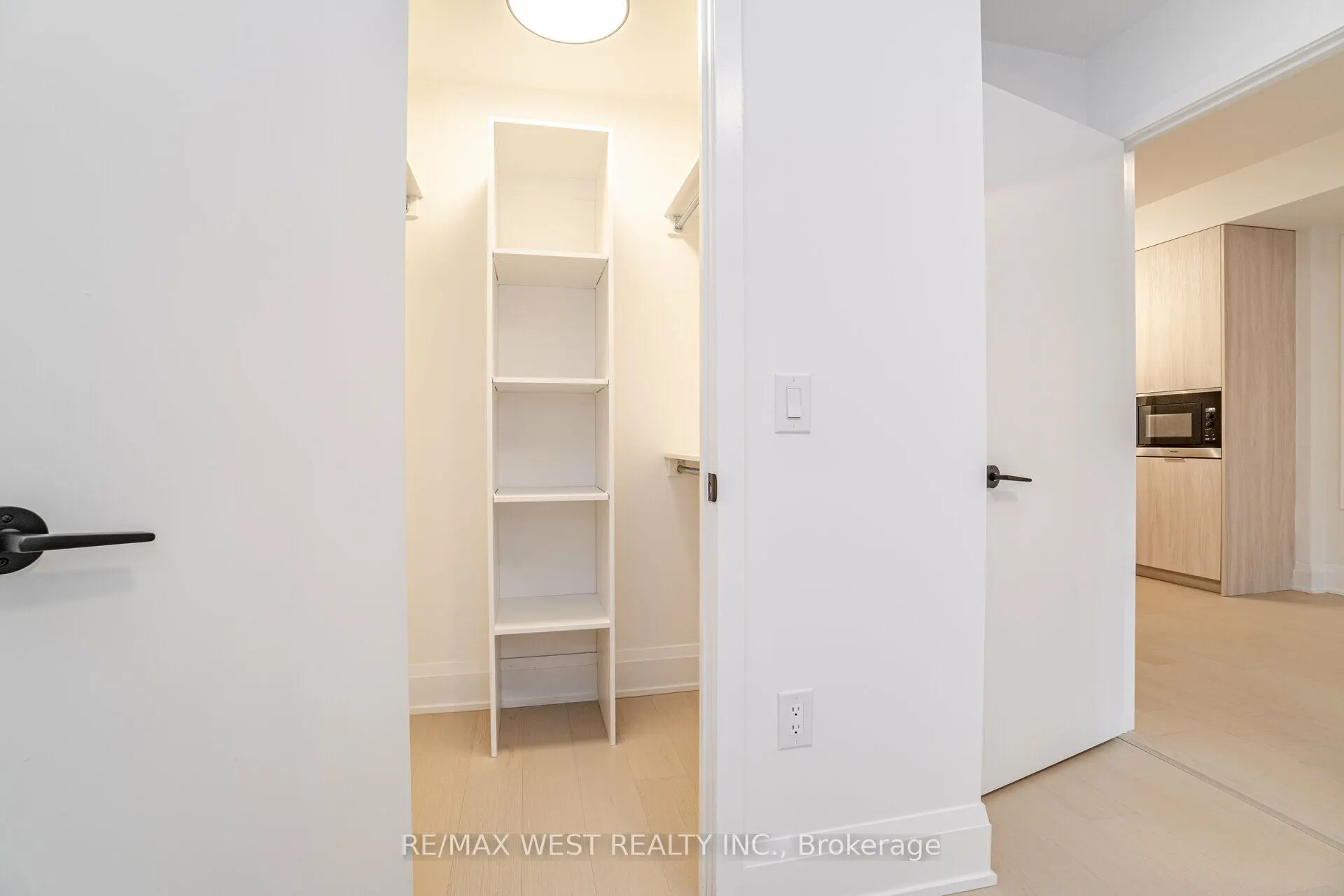 123 PORTLAND ST Street, #201