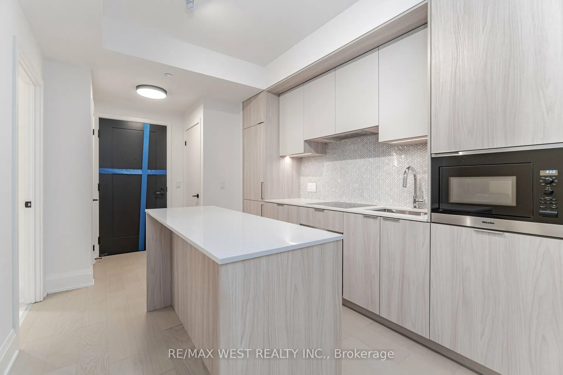 123 PORTLAND ST Street, #201