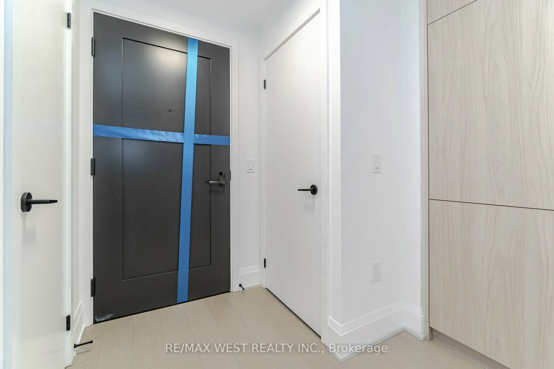 123 PORTLAND ST Street, #201