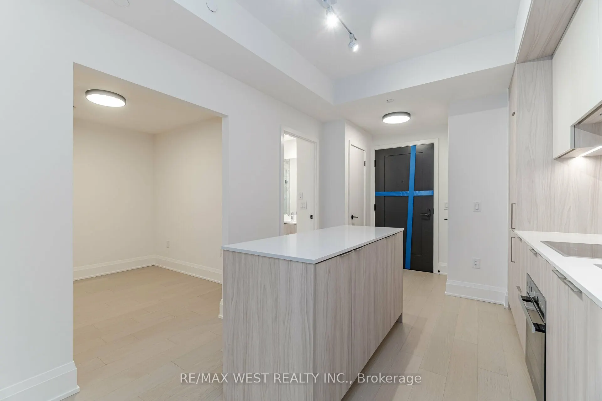 123 PORTLAND ST Street, #201