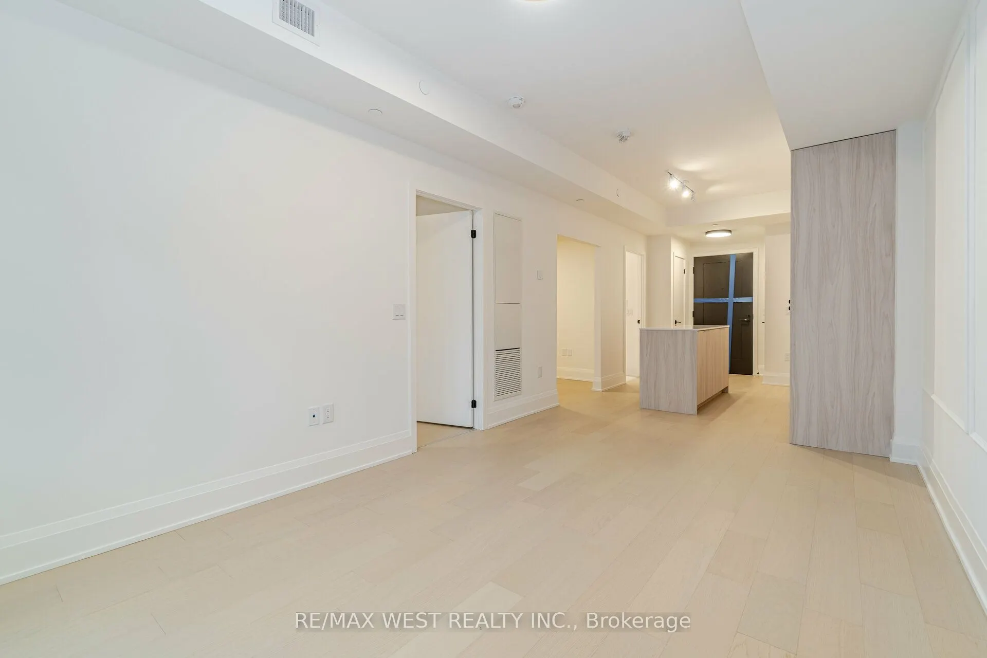 123 PORTLAND ST Street, #201